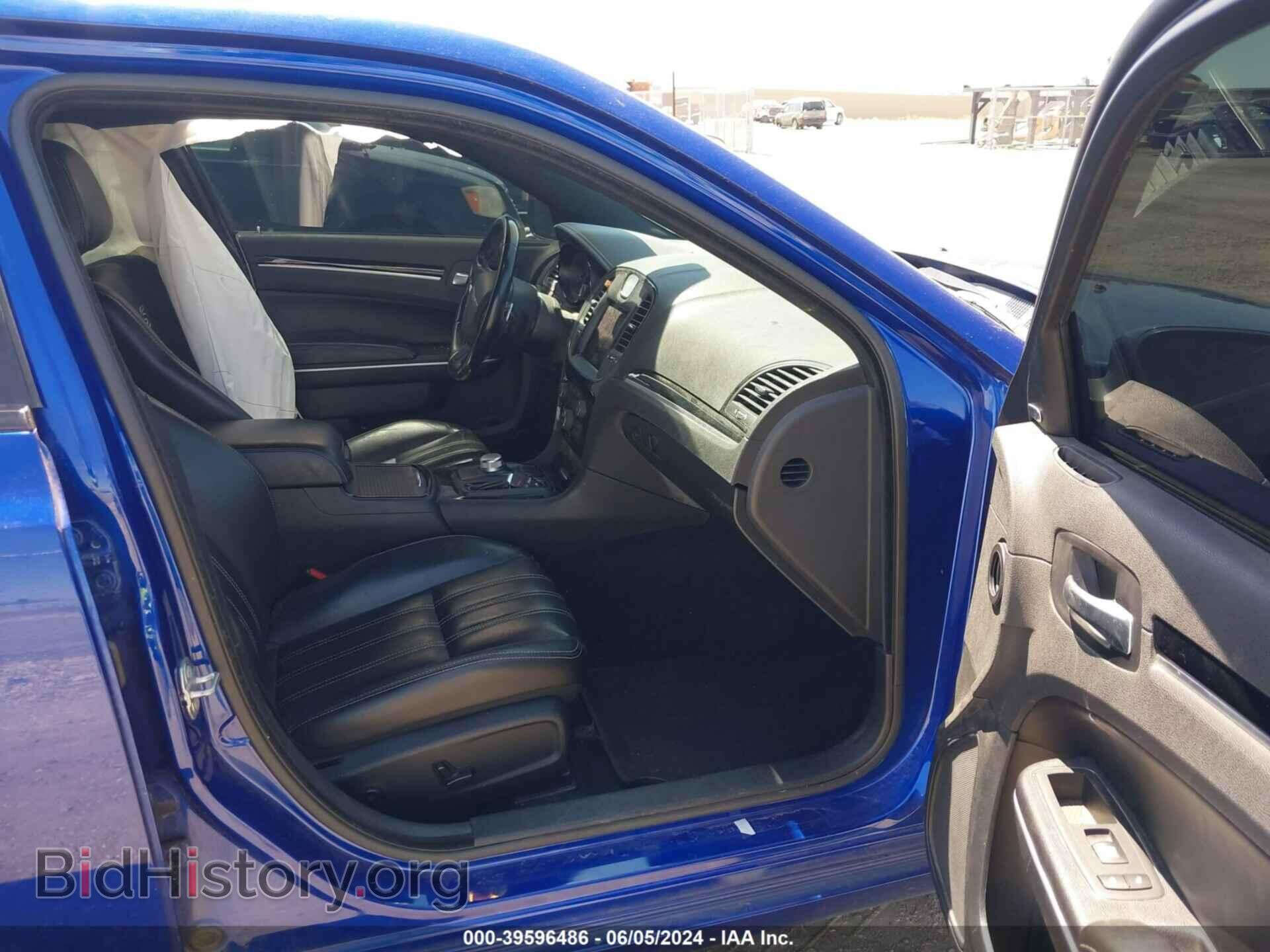 2019 CHRYSLER 300 - VIN: 2C3CCABG9KH689429 - Фото 5