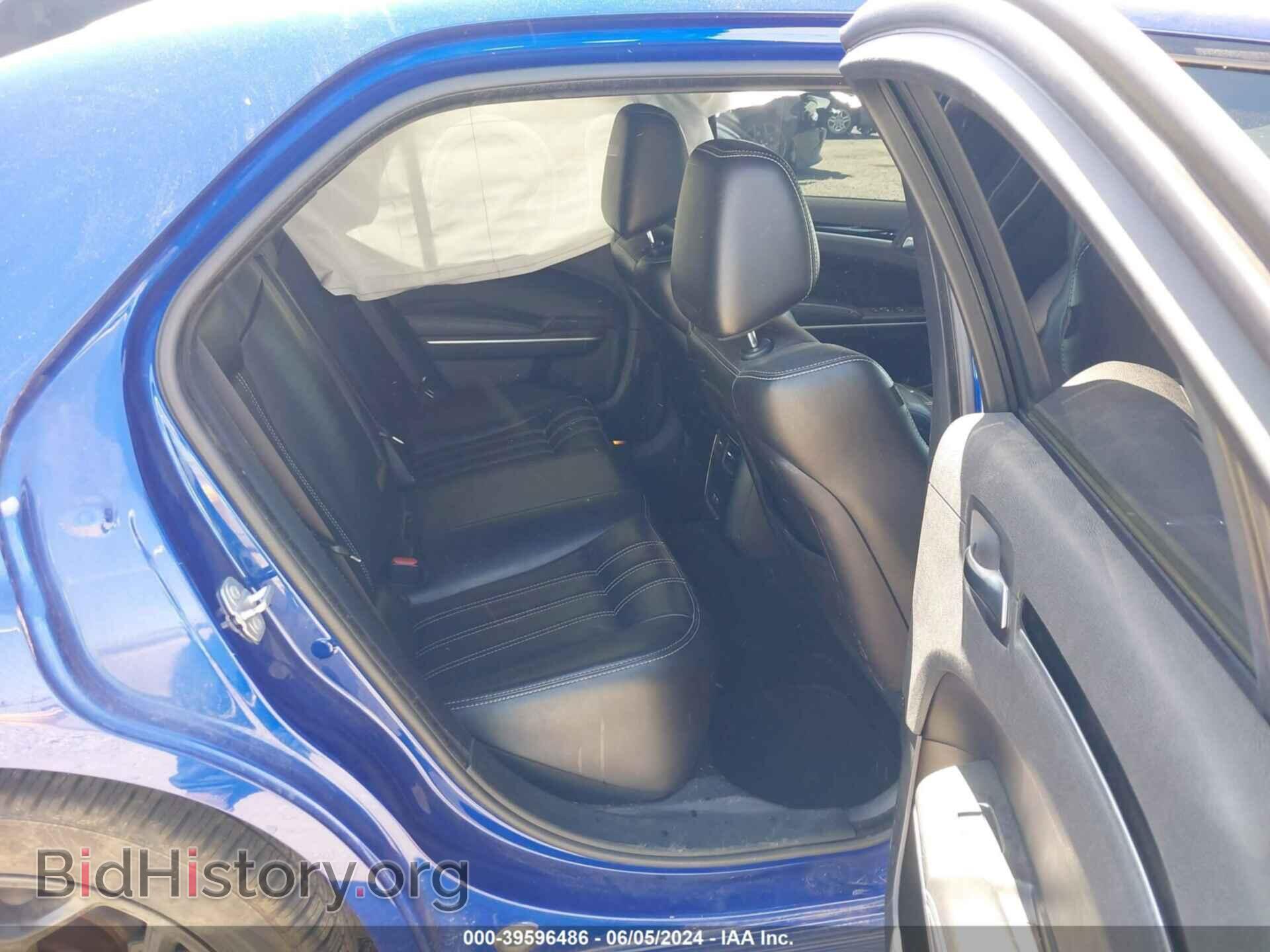 2019 CHRYSLER 300 - VIN: 2C3CCABG9KH689429 - Фото 8