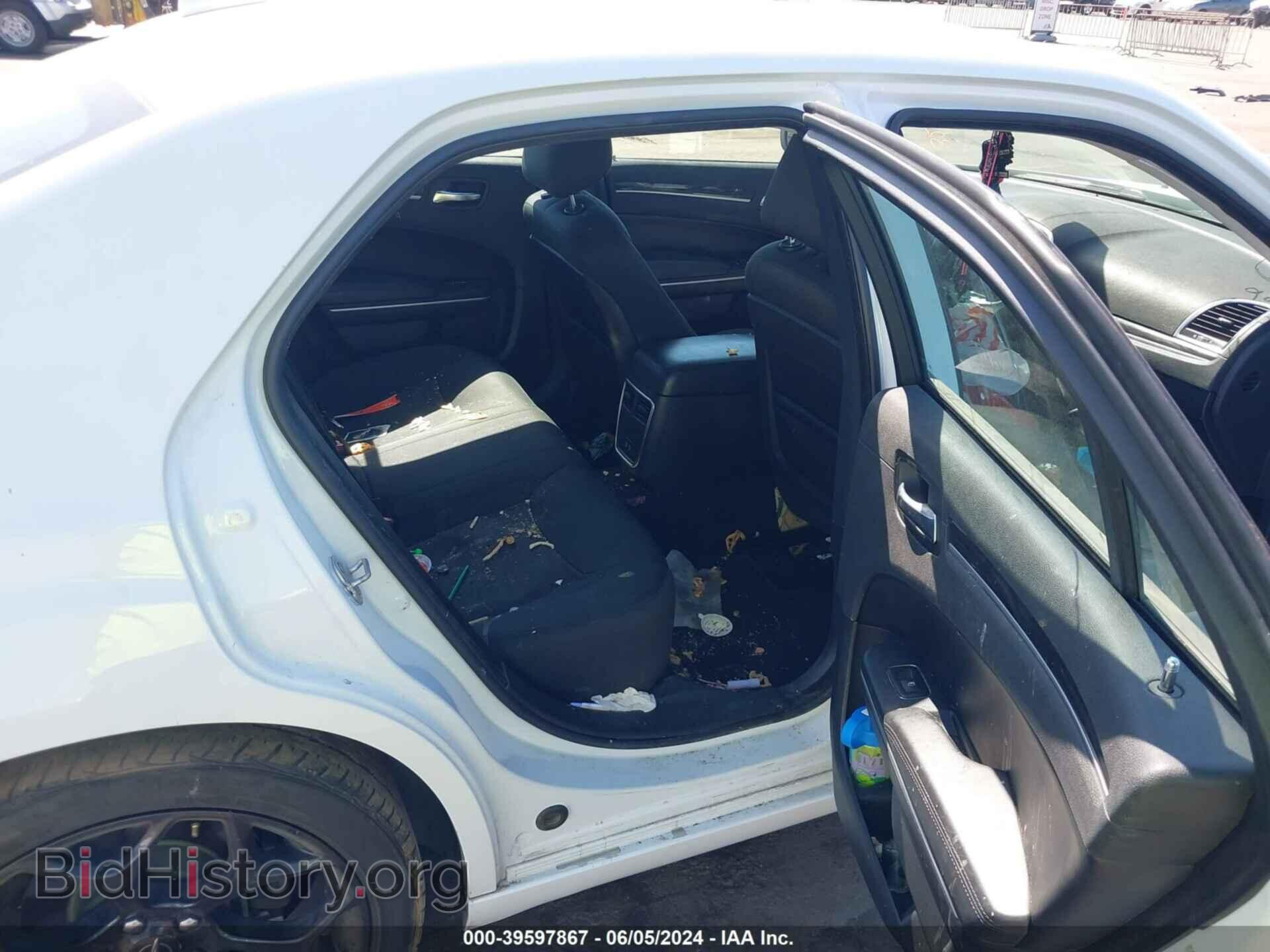 2019 CHRYSLER 300 - VIN: 2C3CCAAG6KH565166 - Фото 8