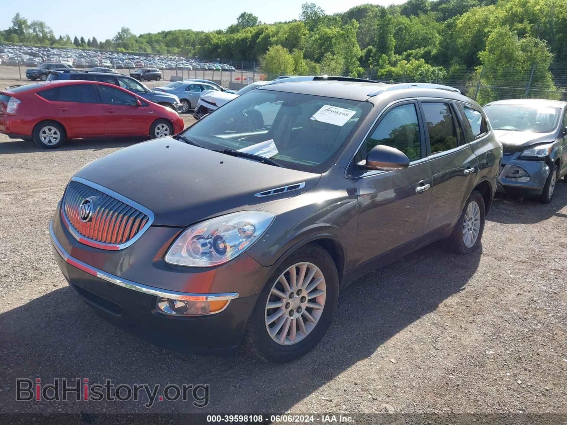 2011 BUICK ENCLAVE - VIN: 5GAKRAED1BJ190860 - Photo 2