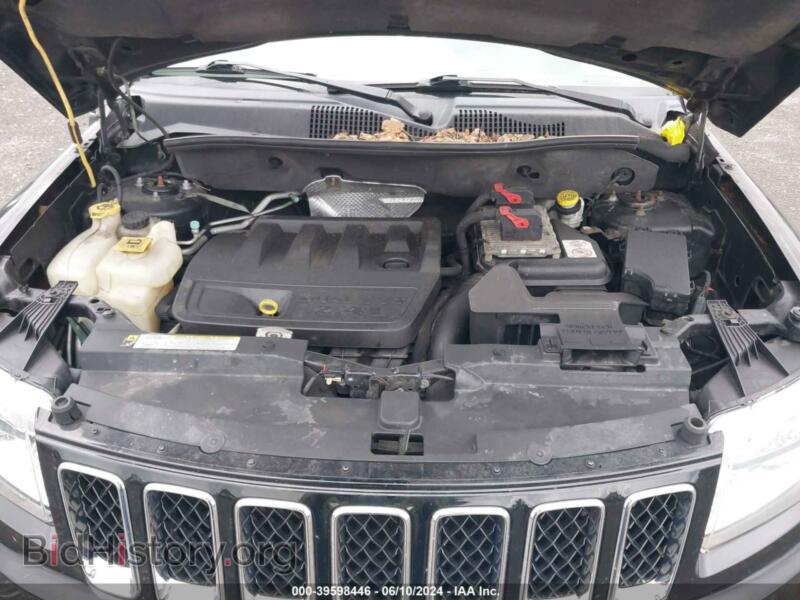 2012 Jeep COMPASS (VIN 1C4NJDEB5CD572828) — photo 10 of 12