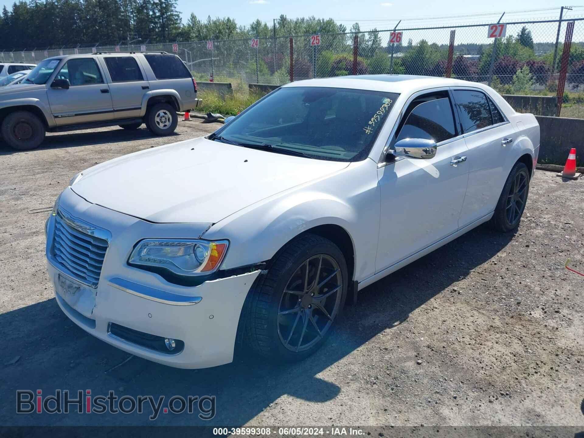 2011 CHRYSLER 300C - VIN: 2C3CA6CT1BH528071 - Photo 2