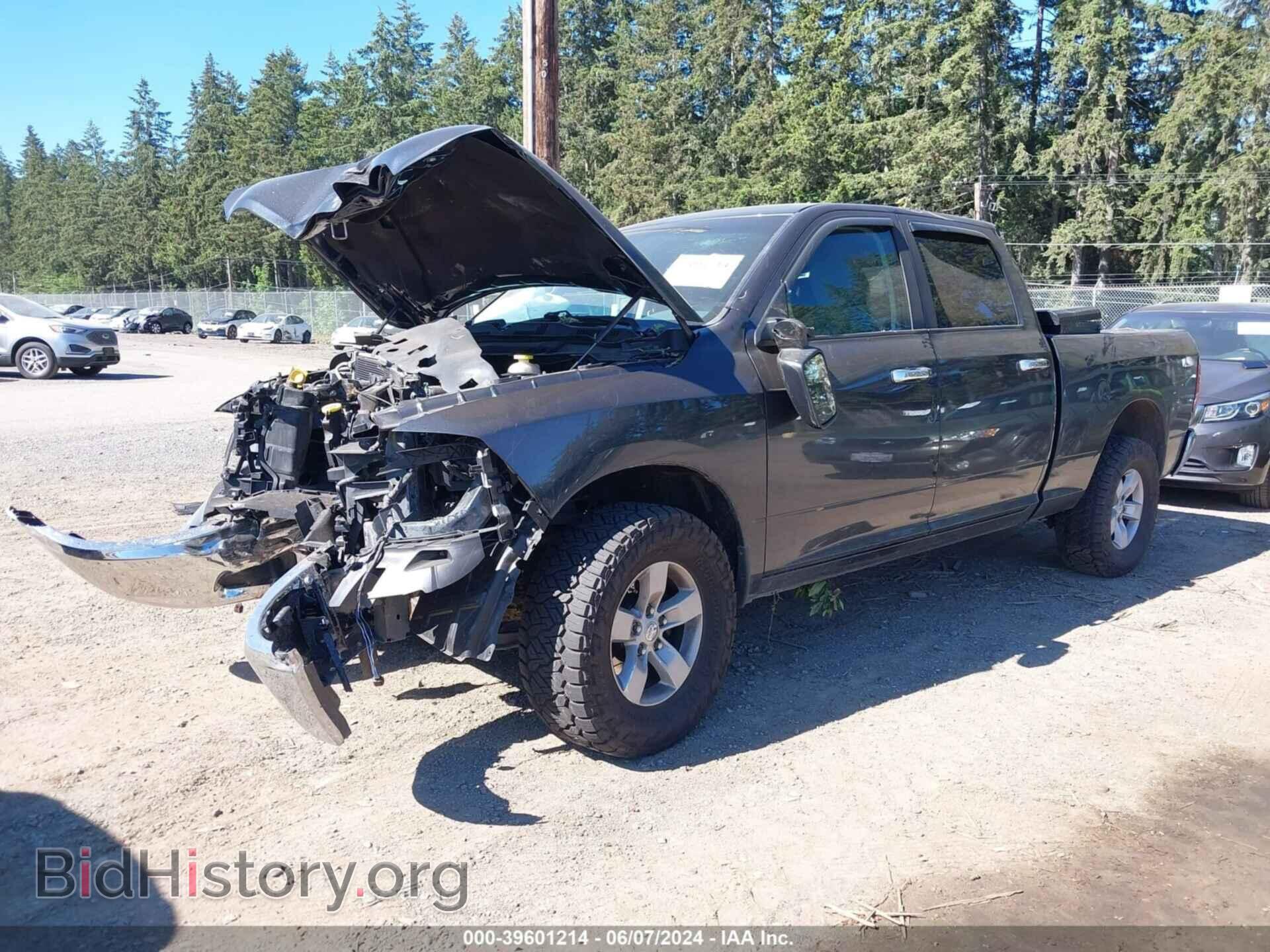 2018 RAM 1500 - VIN: 1C6RR7TTXJS123975 - Фото 2