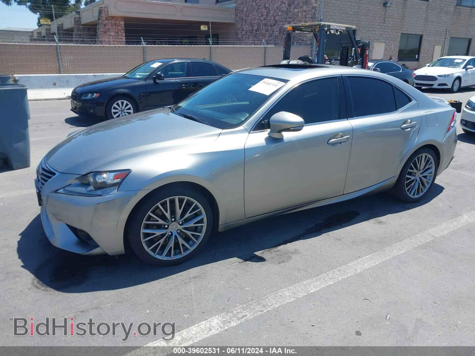 2016 LEXUS IS 200T - VIN: JTHBA1D26G5009840 - Фото 2