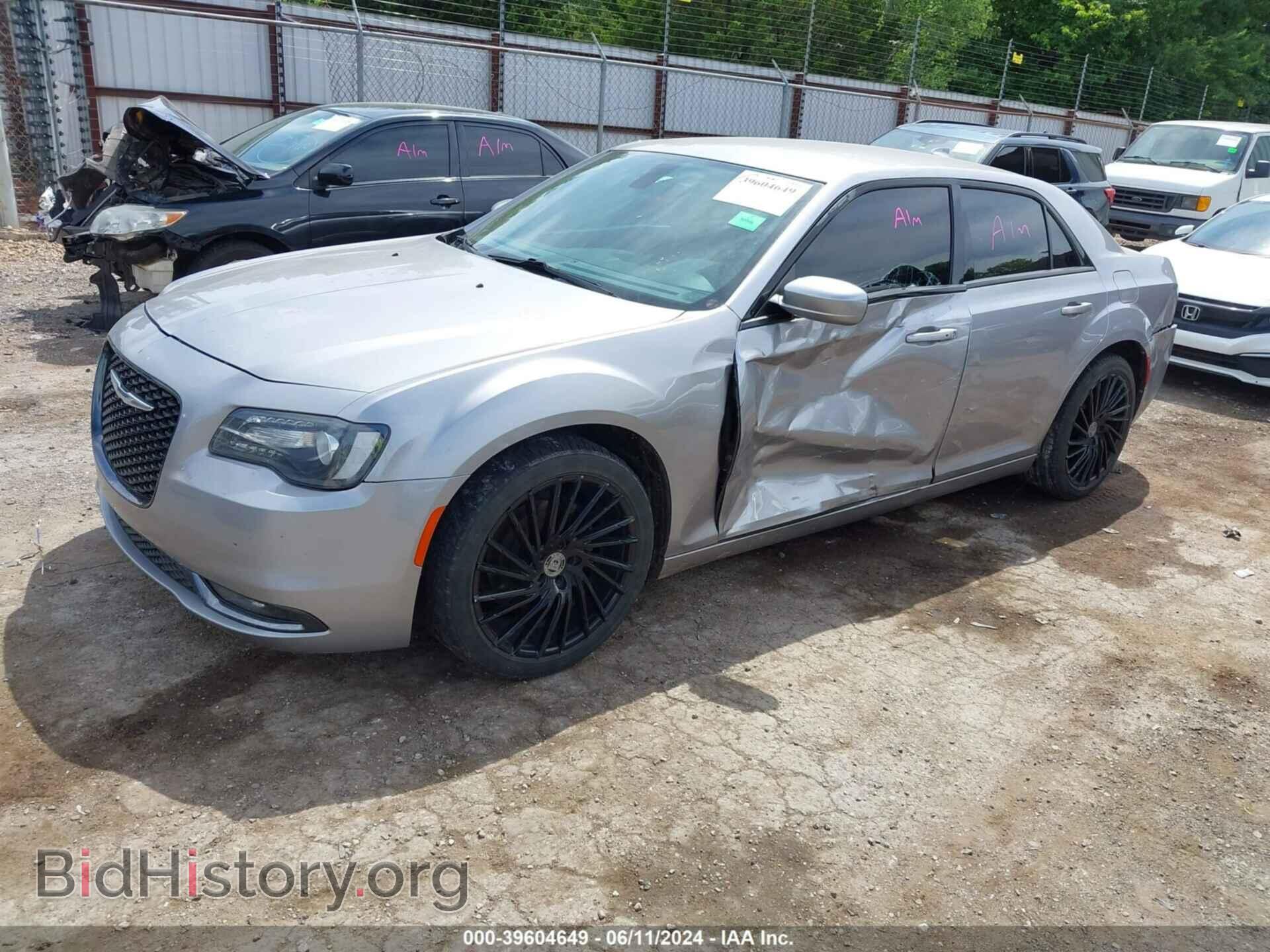 2015 CHRYSLER 300 - VIN: 2C3CCABG9FH848875 - Фото 2