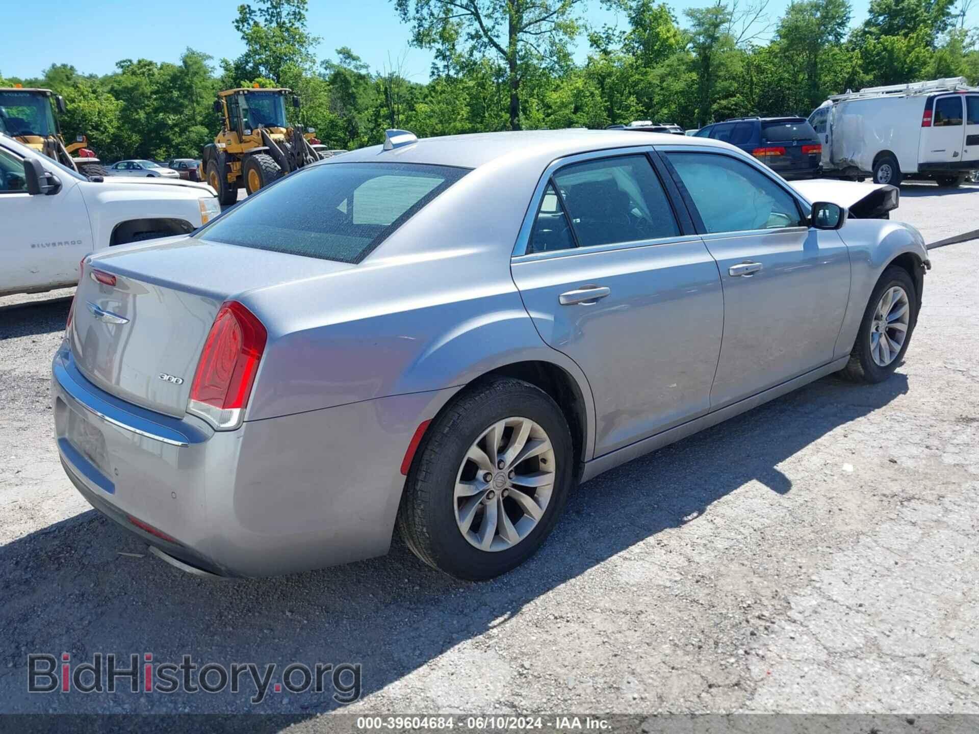 2015 CHRYSLER 300 - VIN: 2C3CCAAG0FH833036 - Фото 4