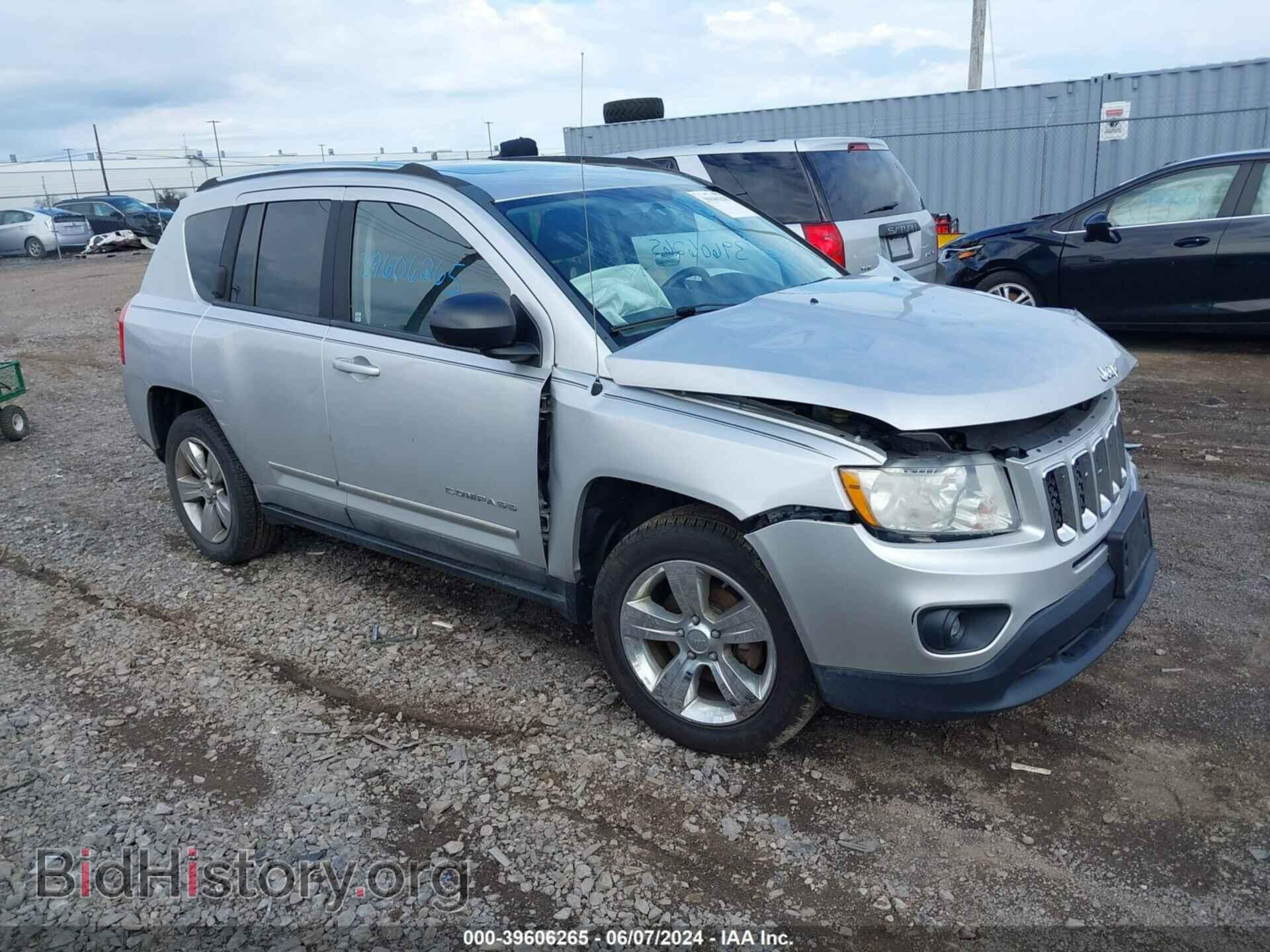 Photo 1J4NF1FB0BD135004 - JEEP COMPASS 2011
