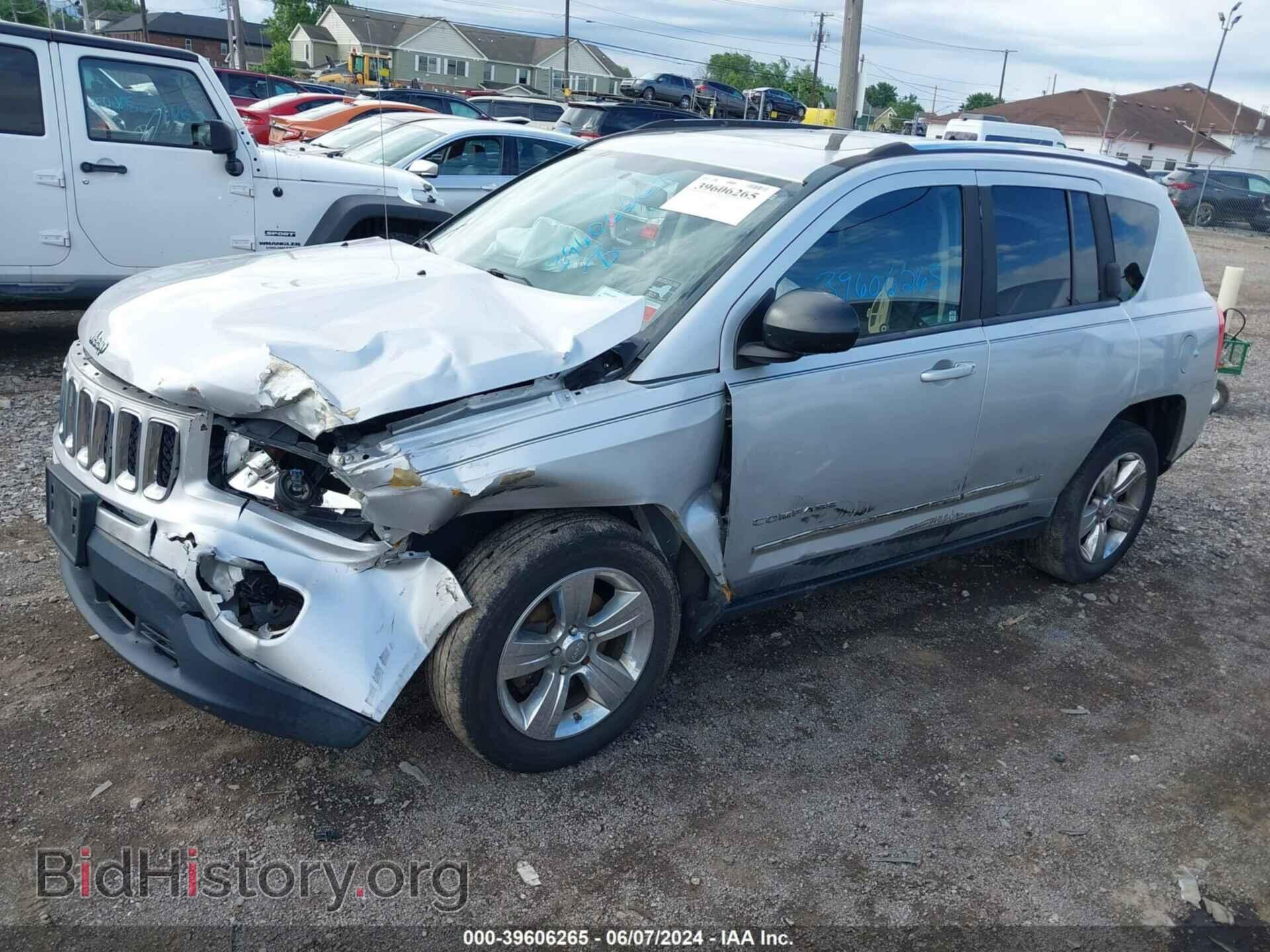 2011 JEEP COMPASS - VIN: 1J4NF1FB0BD135004 - Фото 2