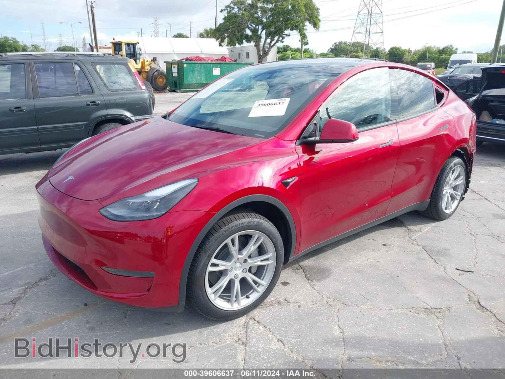 2024 TESLA MODEL Y - VIN: 7SAYGDEE0RA239864 - Фото 2