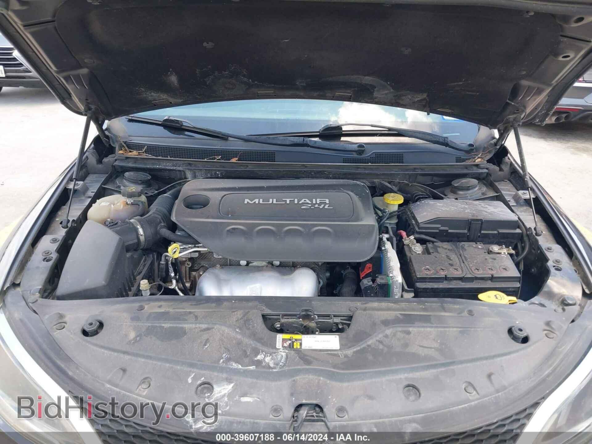 2016 CHRYSLER 200 - VIN: 1C3CCCAB6GN158057 - Фото 10