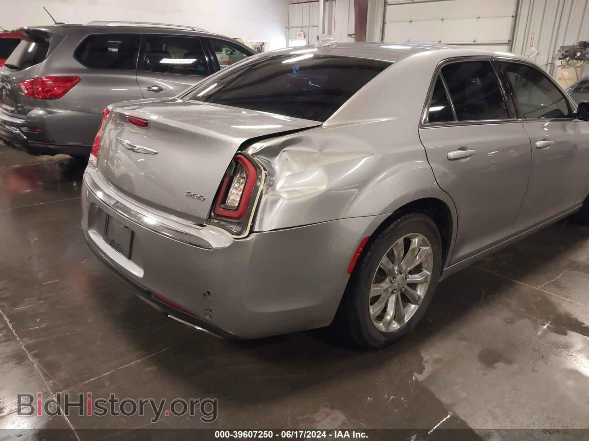 2015 CHRYSLER 300 - VIN: 2C3CCARG6FH831098 - Фото 6