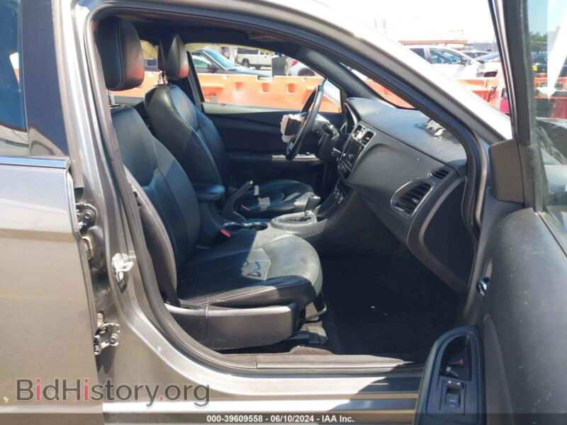 2011 Chrysler 200 (VIN 1C3BC2FG6BN582969) — фото 5 из 17