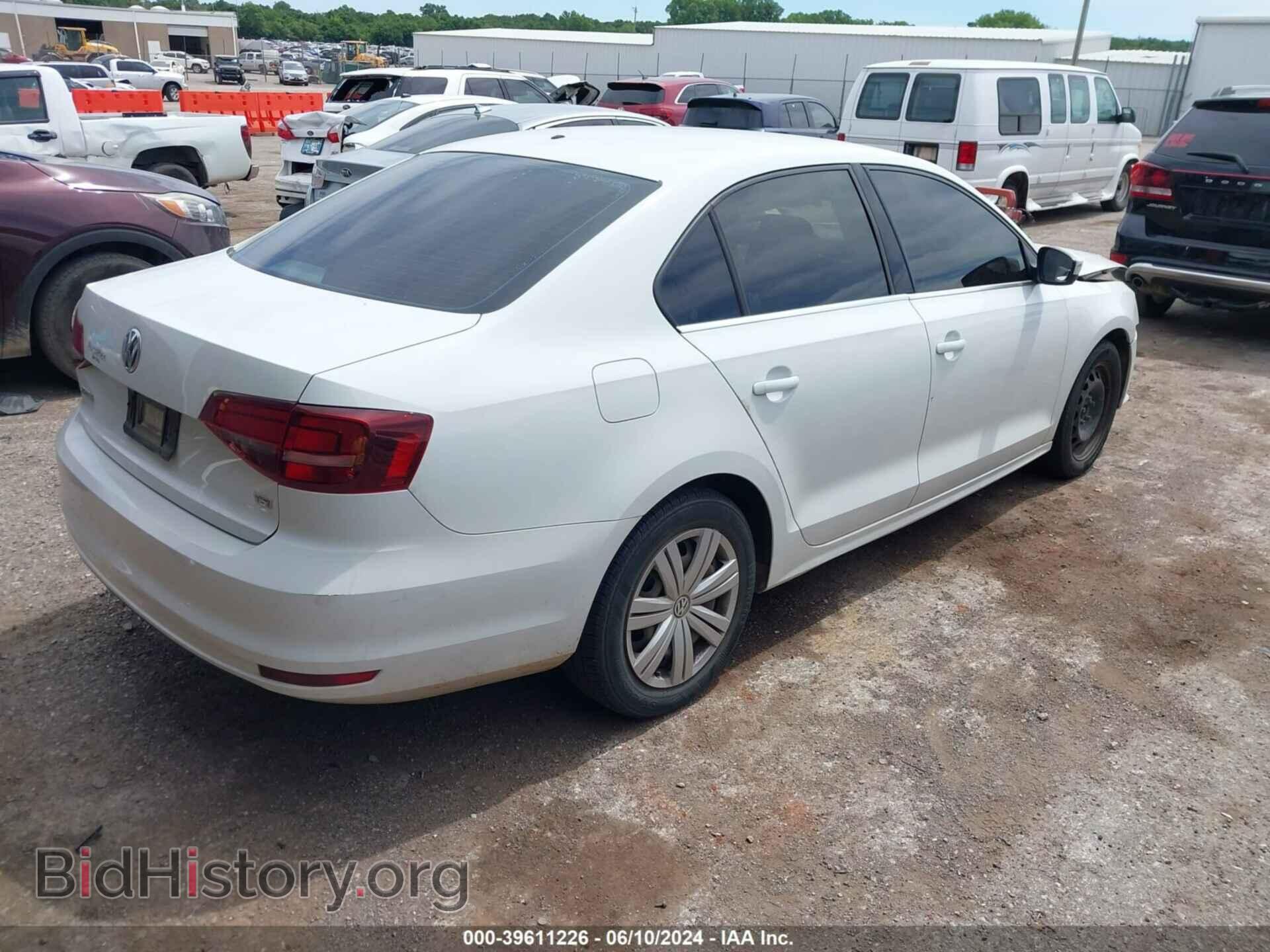 2017 VOLKSWAGEN JETTA - VIN: 3VW2B7AJ3HM252060 - Фото 4