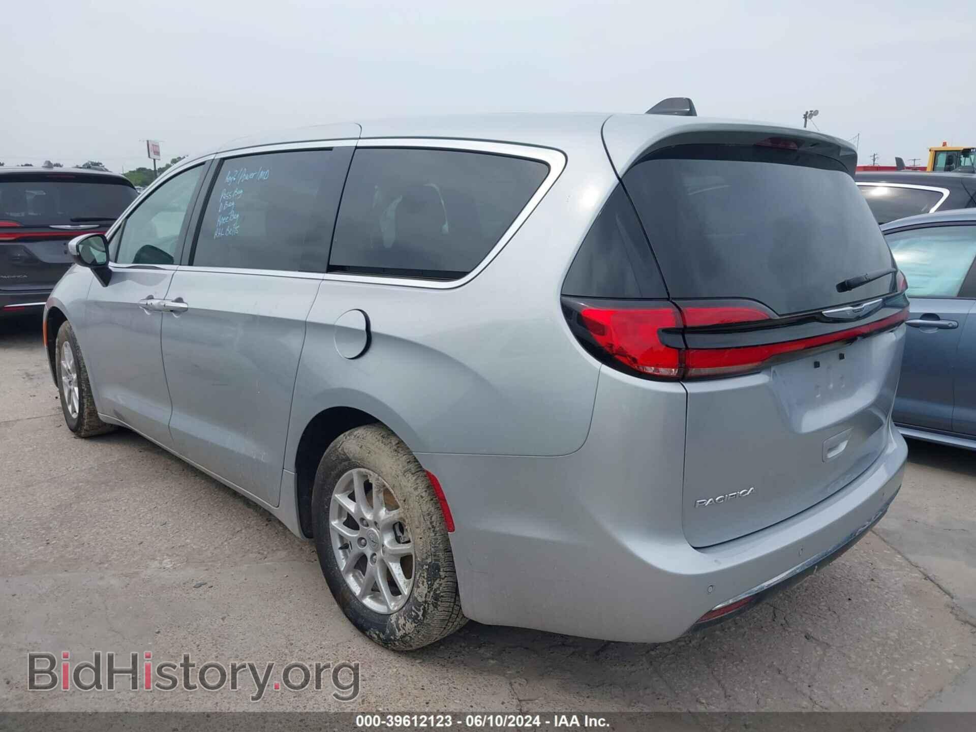 2023 CHRYSLER PACIFICA - VIN: 2C4RC1BG2PR624249 - Фото 3