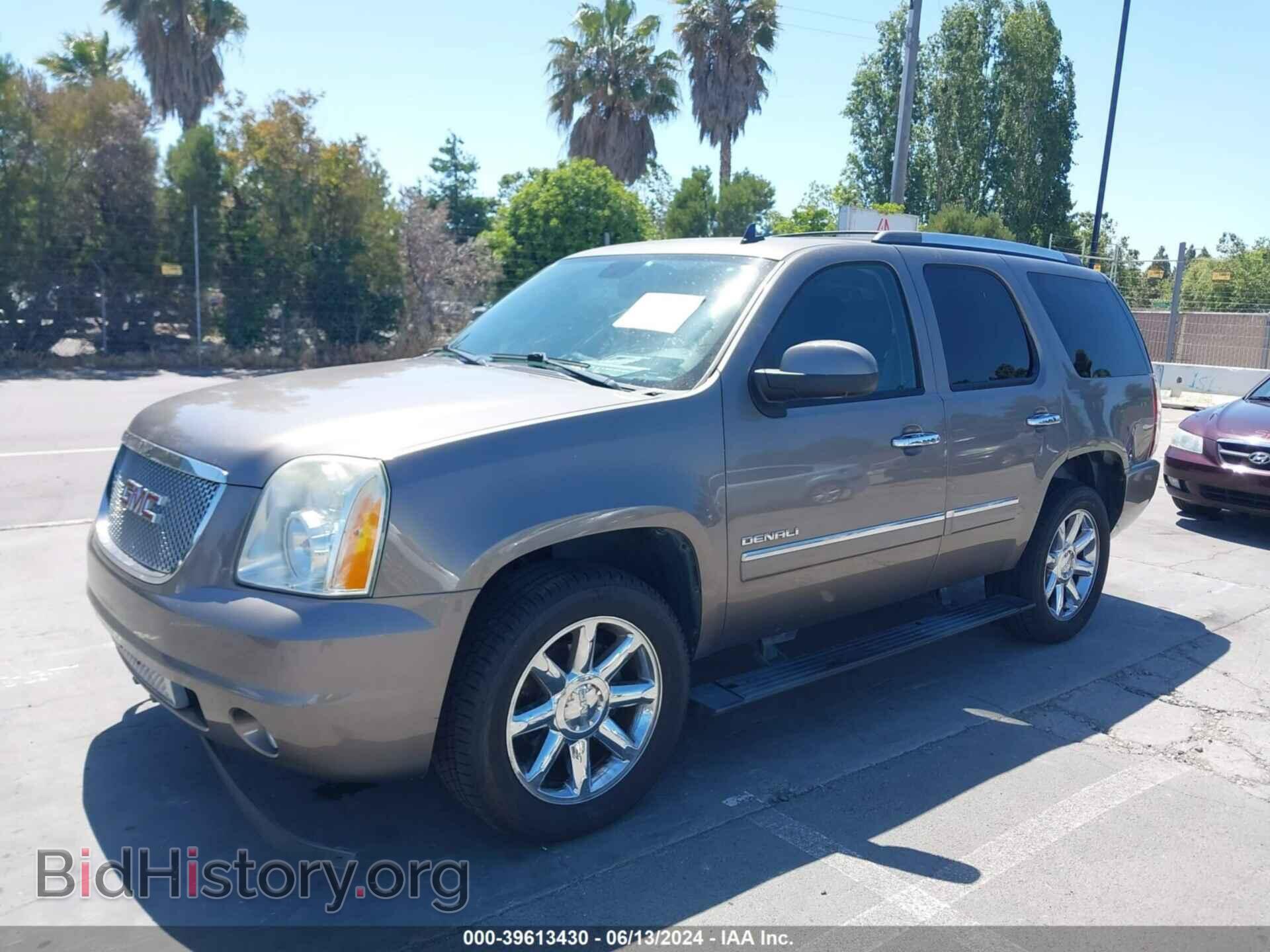 2011 GMC YUKON - VIN: 1GKS2EEF8BR217022 - Фото 2