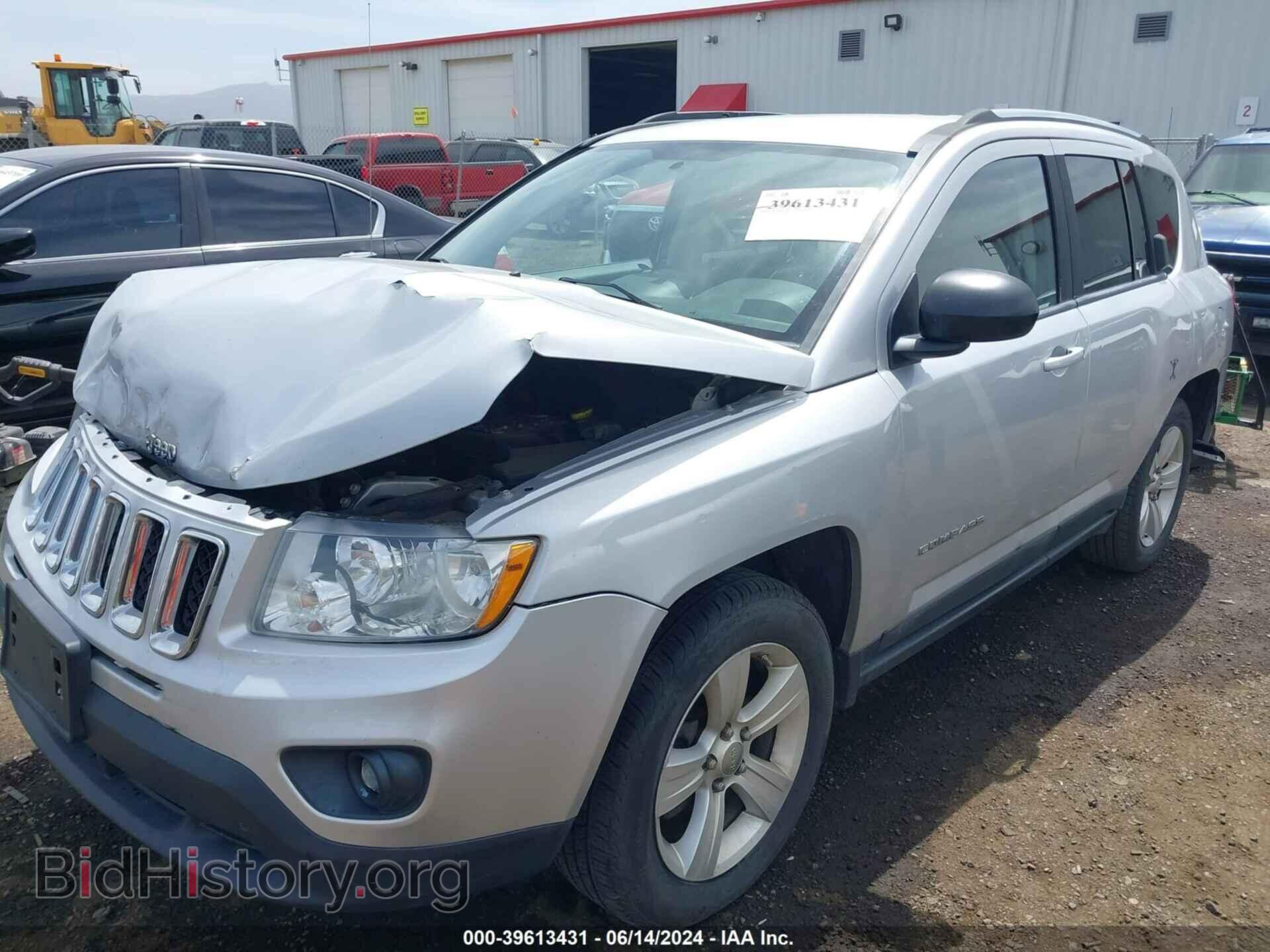 2011 JEEP COMPASS - VIN: 1J4NF1FB2BD136638 - Photo 2