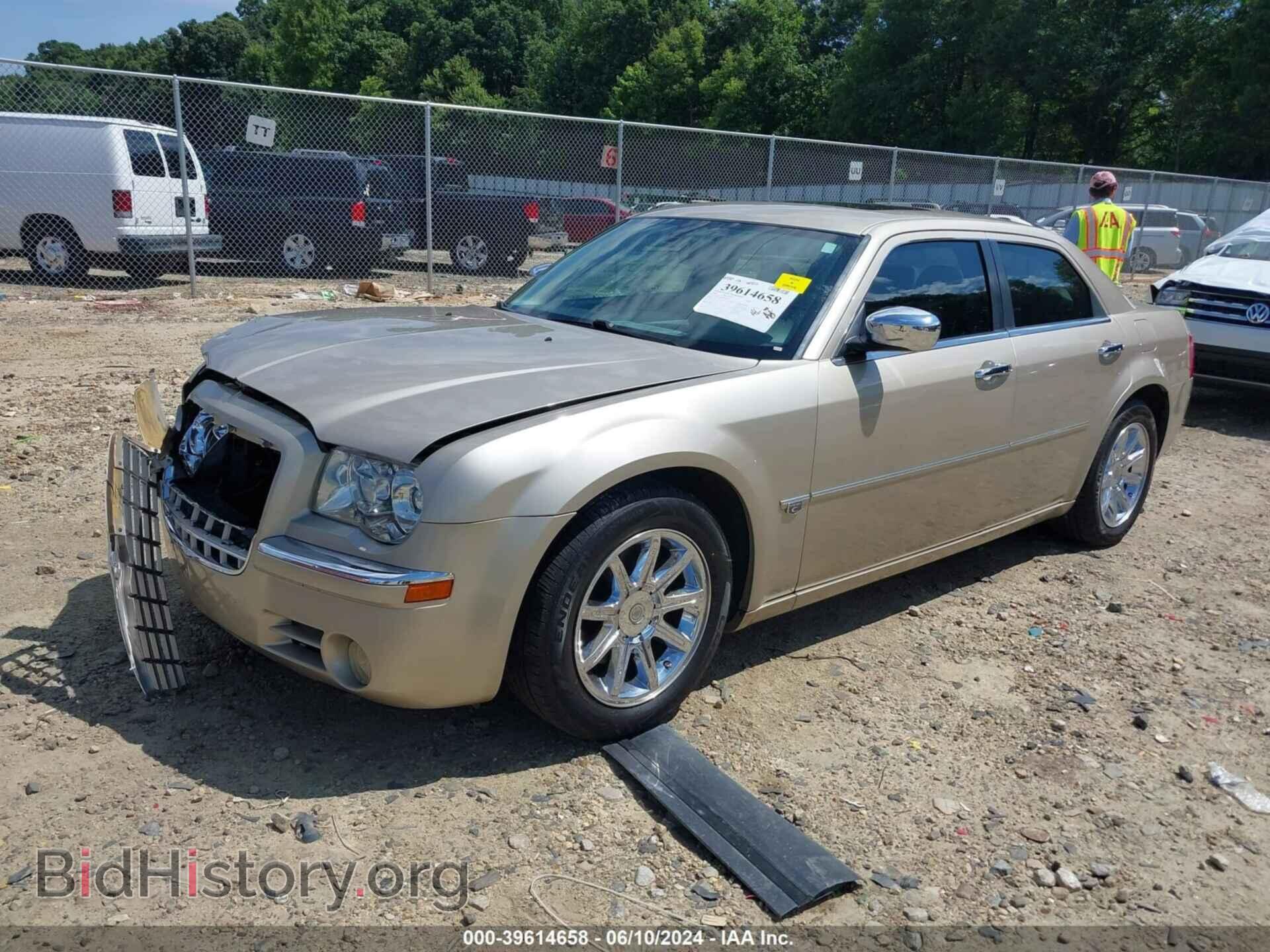 2006 CHRYSLER 300C - VIN: 2C3KA63H86H508977 - Фото 2