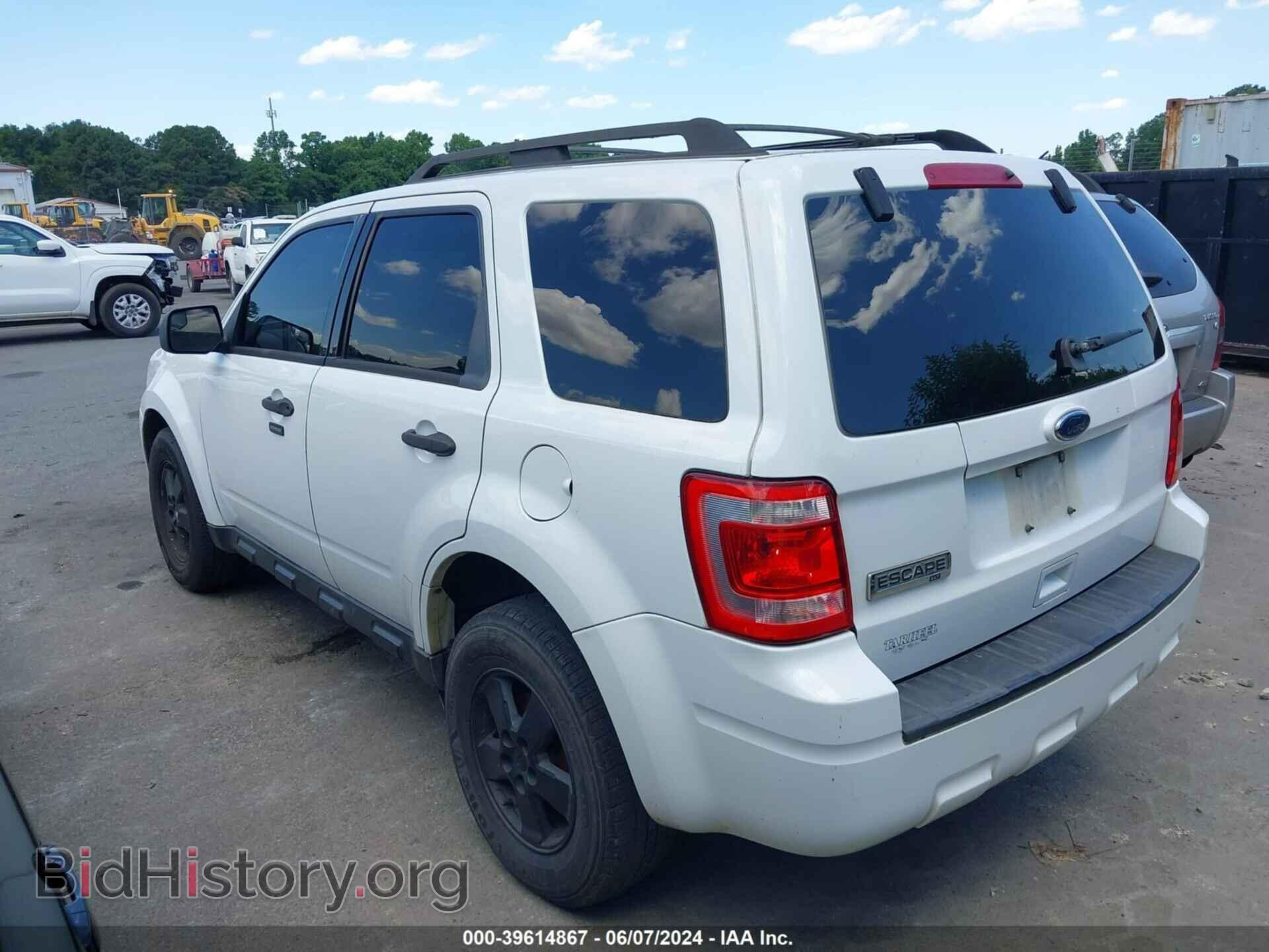 2010 FORD ESCAPE - VIN: 1FMCU0D70AKD28562 - Фото 3