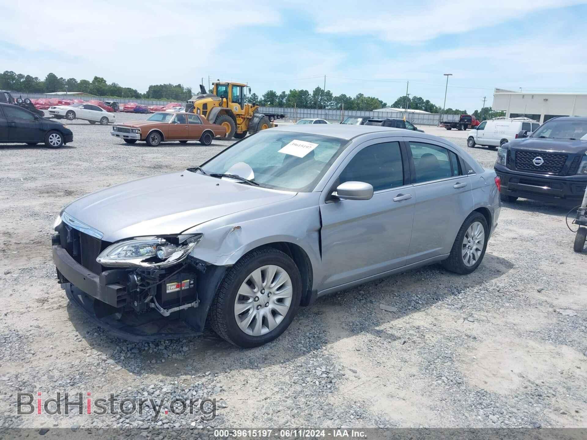 2014 CHRYSLER 200 - VIN: 1C3CCBAB9EN123827 - Фото 2