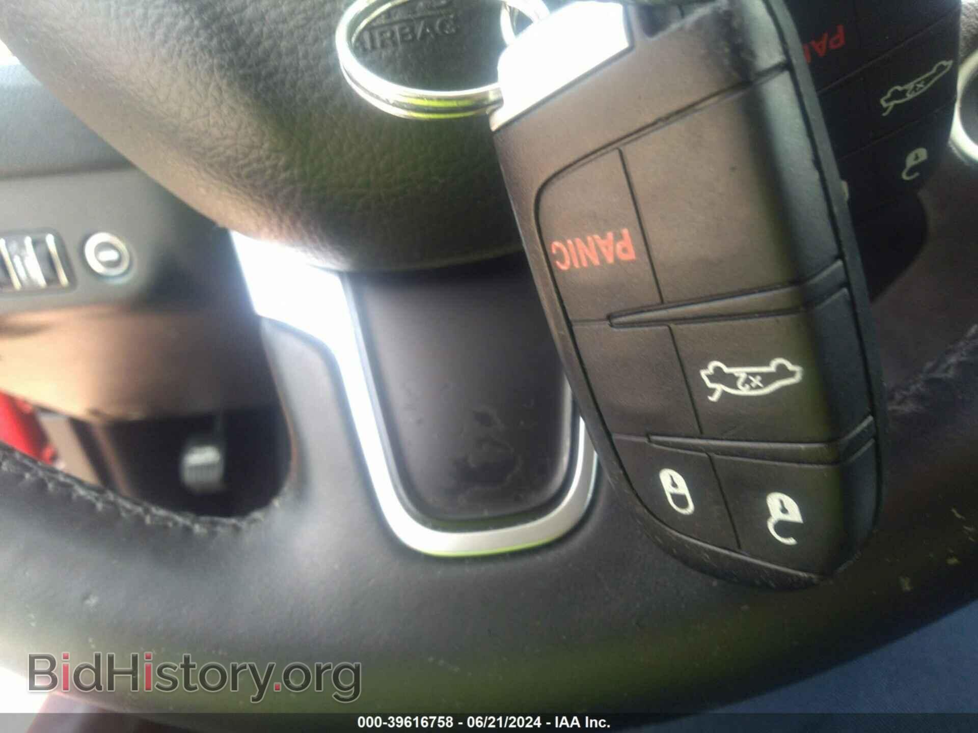 2017 CHRYSLER 300 - VIN: 2C3CCAAG7HH596936 - Фото 11