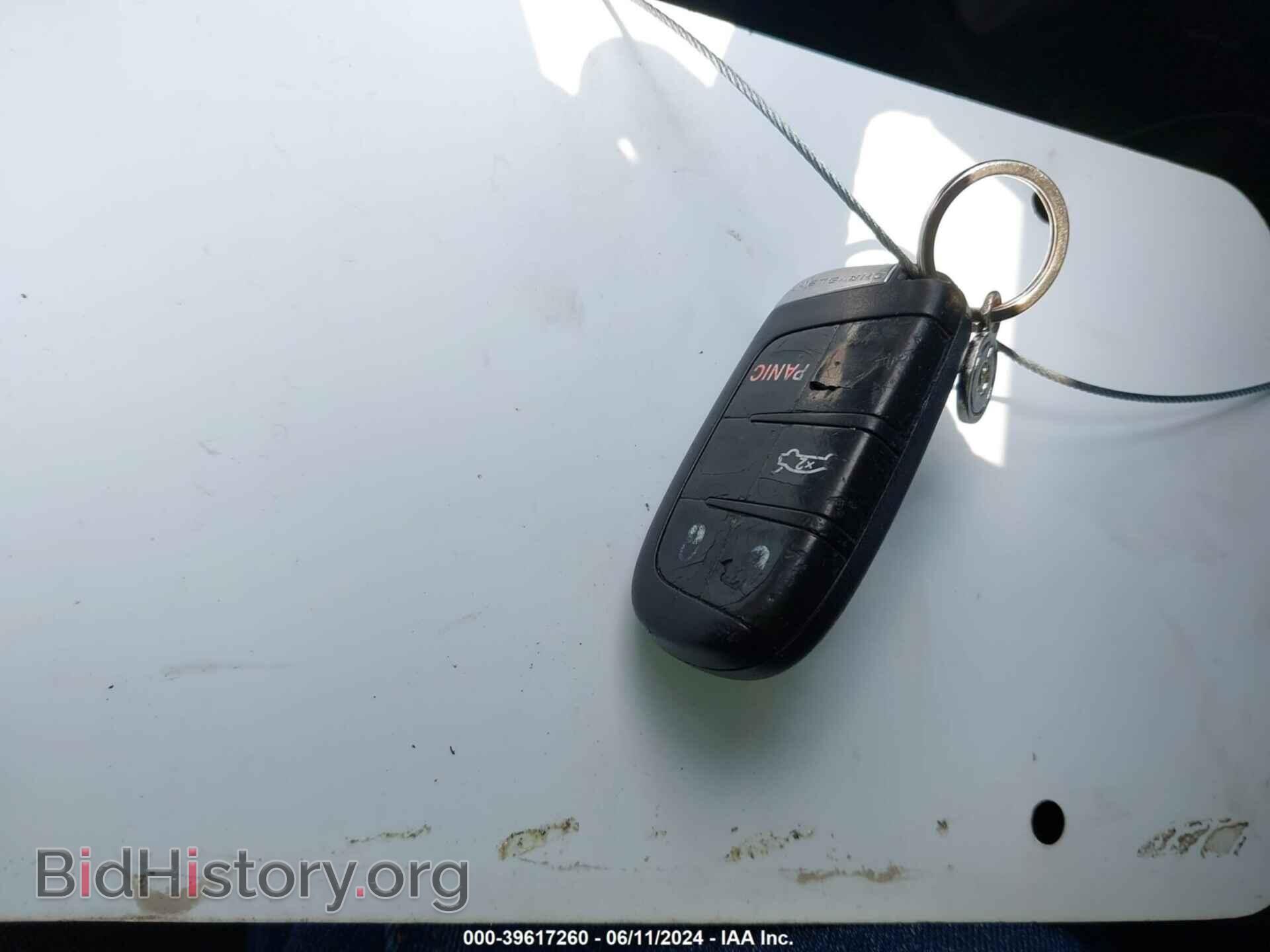 2012 CHRYSLER 300 - VIN: 2C3CCAAG3CH261407 - Фото 11