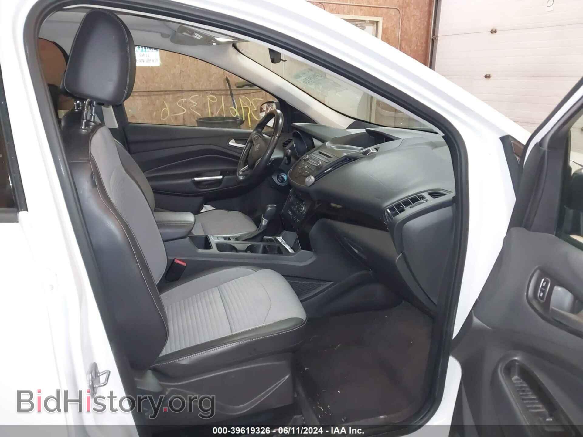 2017 FORD ESCAPE - VIN: 1FMCU0GD4HUE70073 - Photo 5
