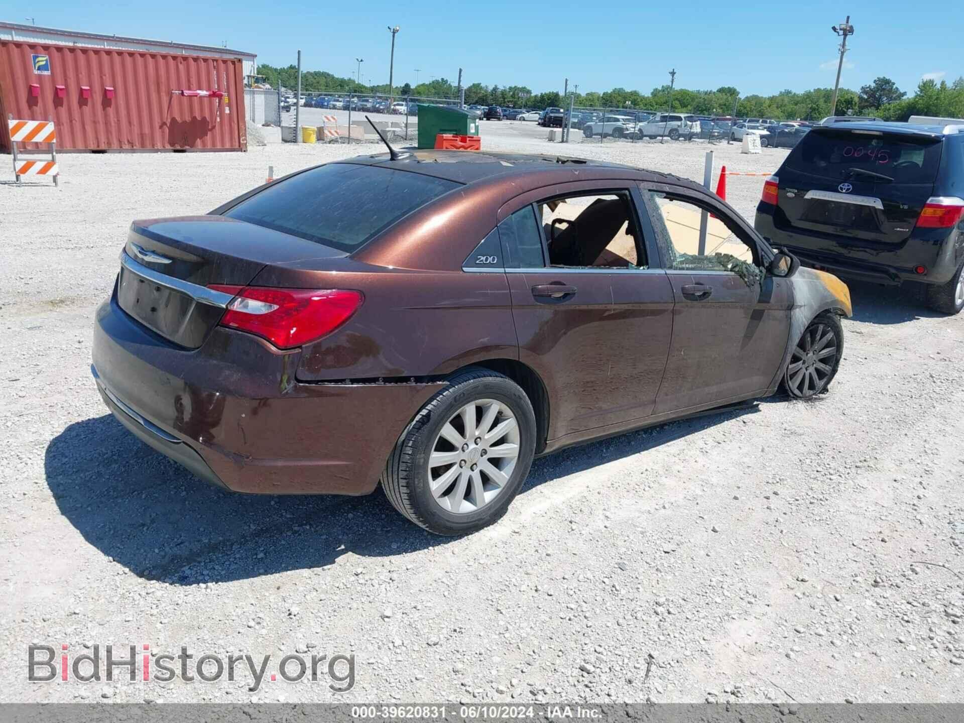 2013 CHRYSLER 200 - VIN: 1C3CCBBB2DN745263 - Фото 4