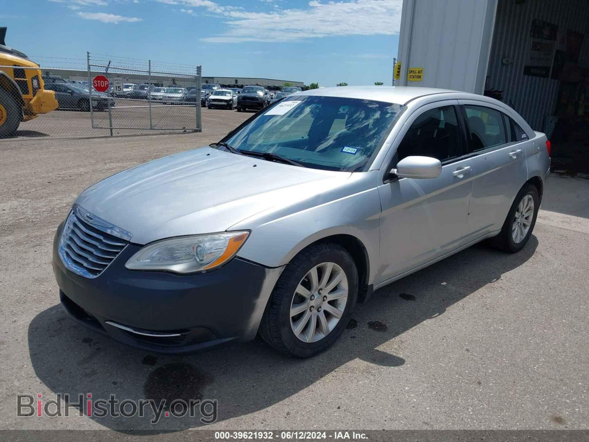 2012 CHRYSLER 200 - VIN: 1C3CCBBB0CN100982 - Фото 2