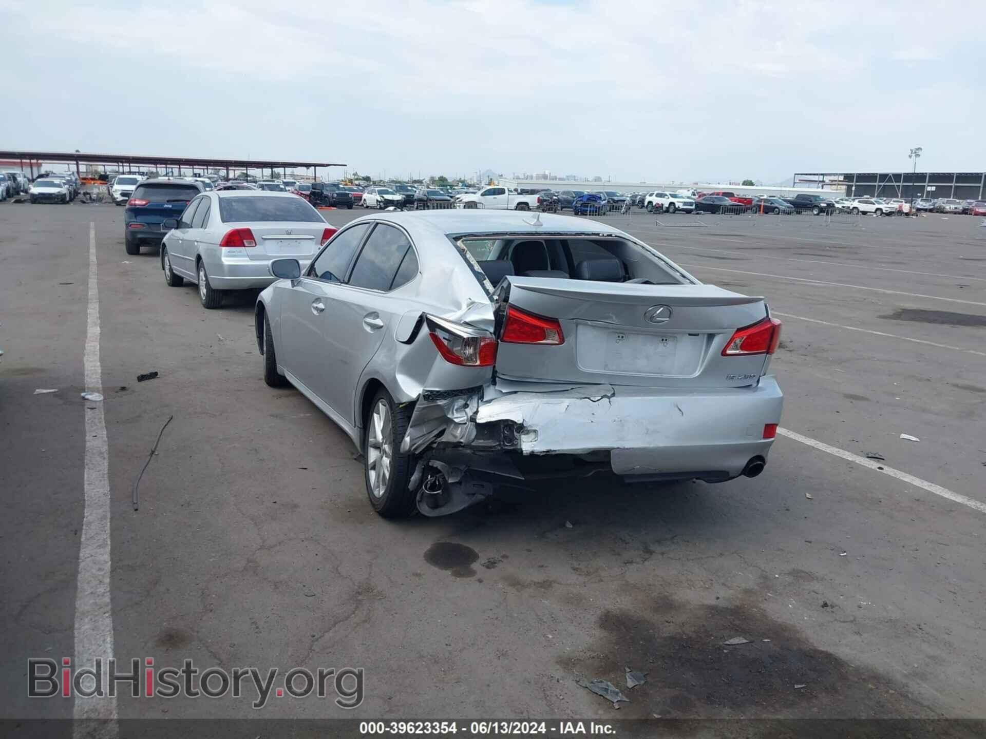 2011 LEXUS IS 250 - VIN: JTHBF5C2XB5147948 - Photo 3