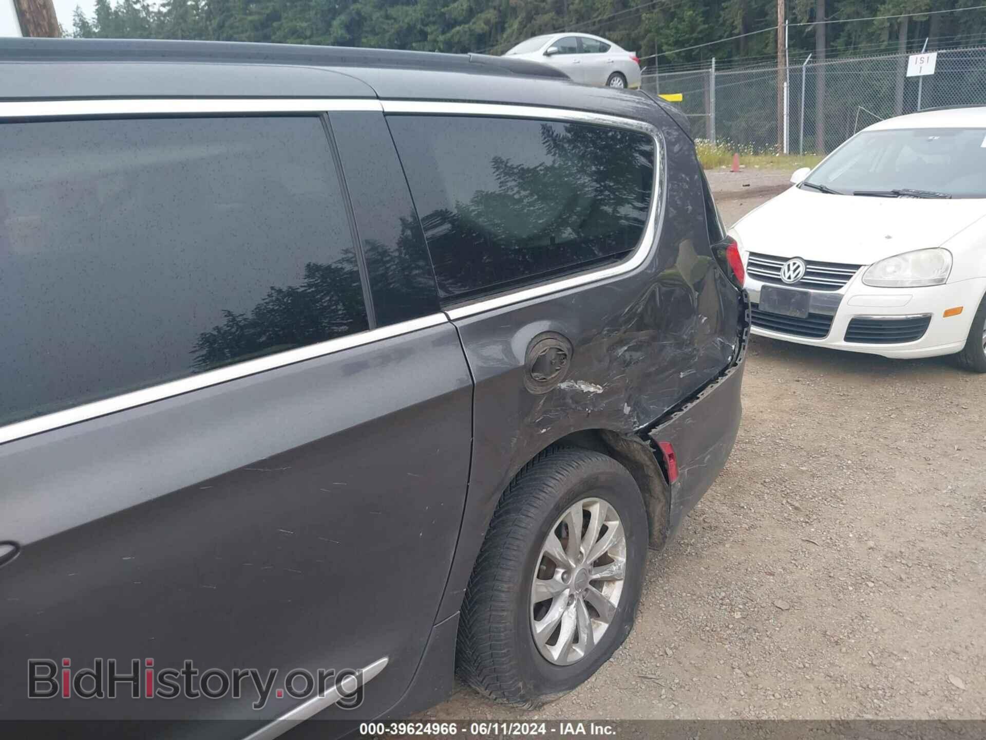 2017 CHRYSLER PACIFICA - VIN: 2C4RC1BGXHR576050 - Photo 6