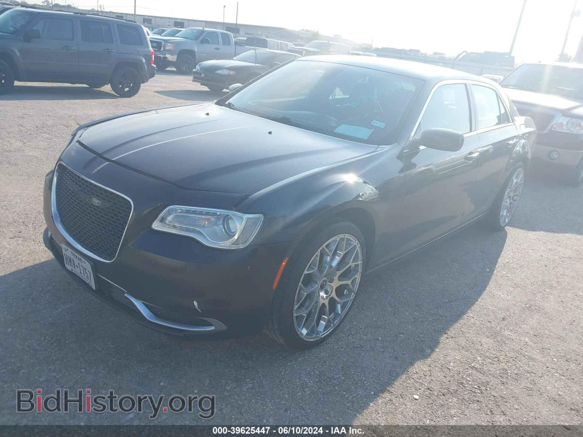 2015 CHRYSLER 300 - VIN: 2C3CCAAG2FH931923 - Фото 2
