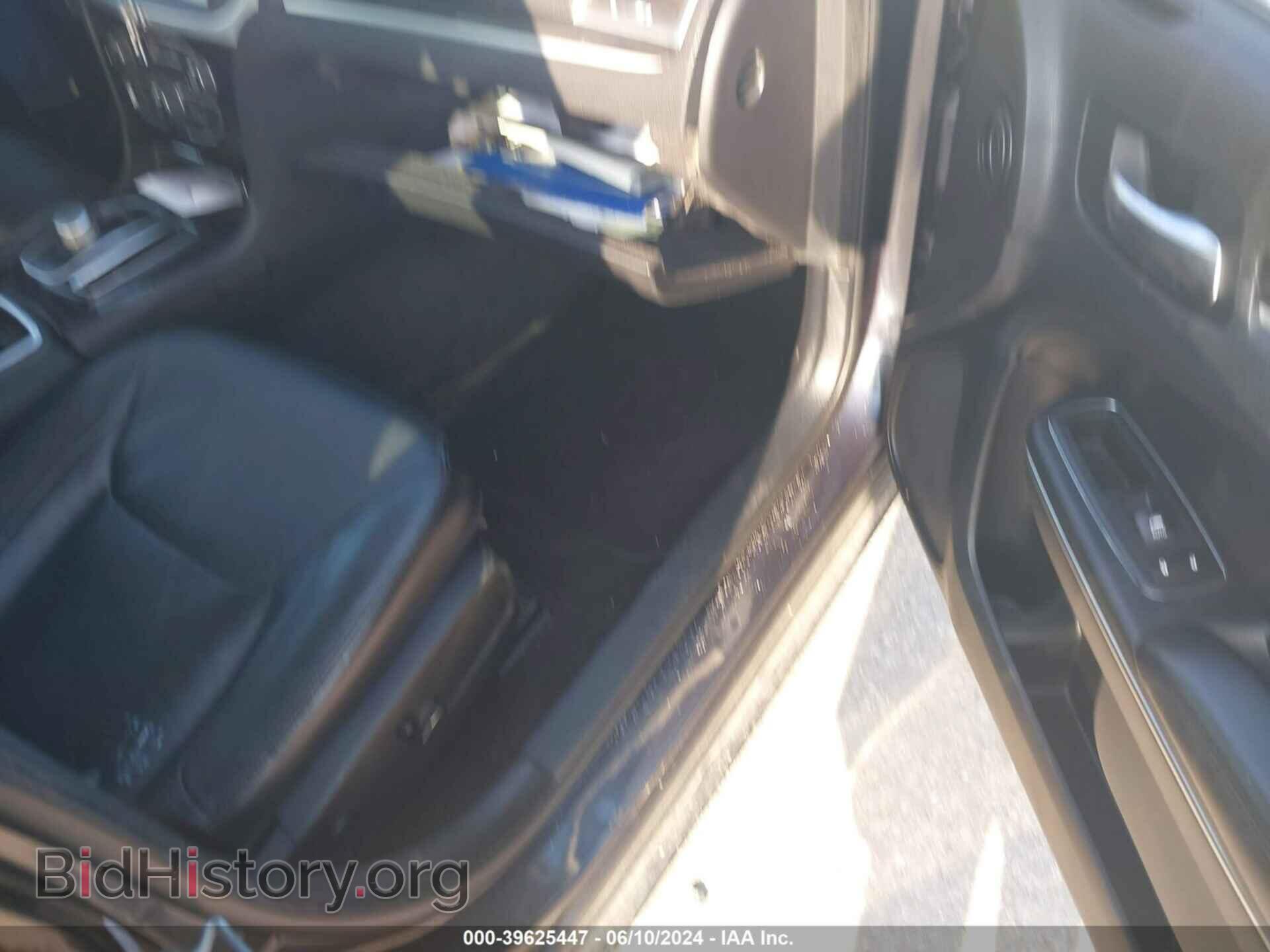 2015 CHRYSLER 300 - VIN: 2C3CCAAG2FH931923 - Фото 5