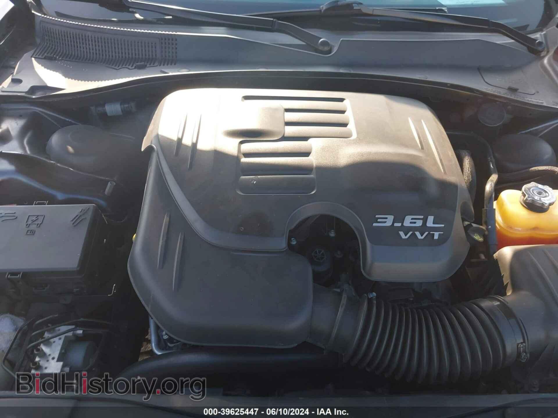 2015 CHRYSLER 300 - VIN: 2C3CCAAG2FH931923 - Фото 10