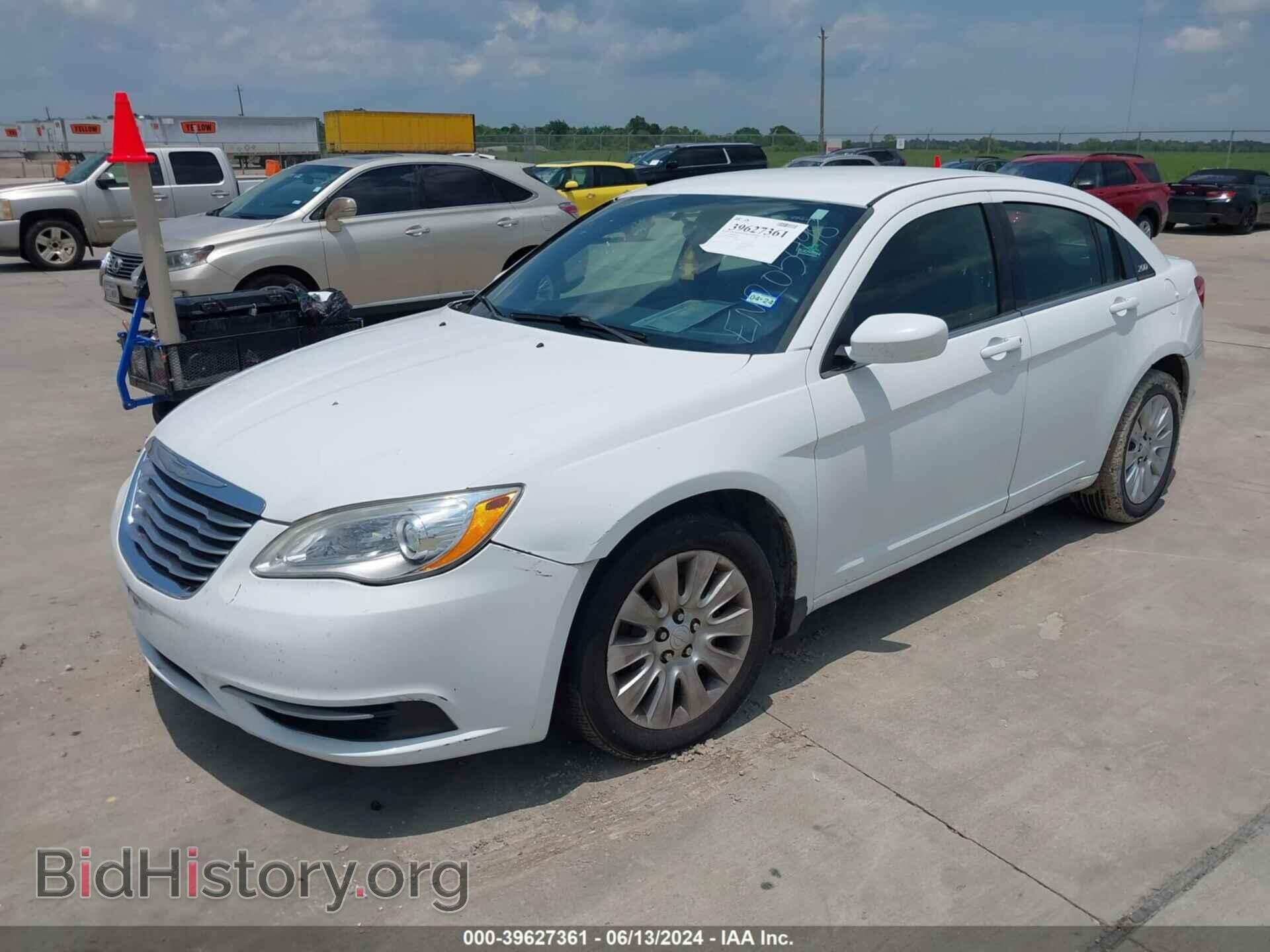 2014 CHRYSLER 200 - VIN: 1C3CCBABXEN205498 - Фото 2