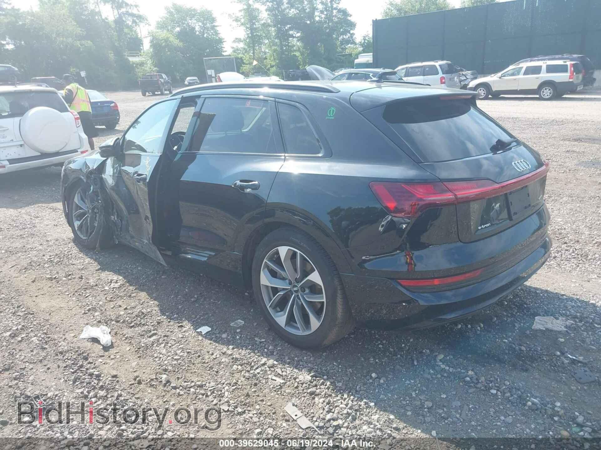 2021 AUDI E-TRON - VIN: WA1LAAGE3MB002931 - Фото 3