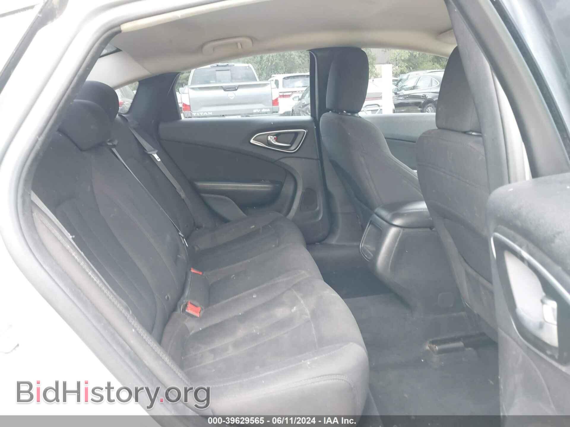 2015 CHRYSLER 200 - VIN: 1C3CCCAB5FN575412 - Фото 8