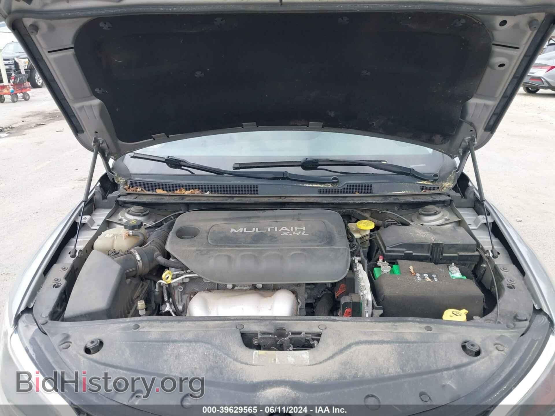 2015 CHRYSLER 200 - VIN: 1C3CCCAB5FN575412 - Фото 10