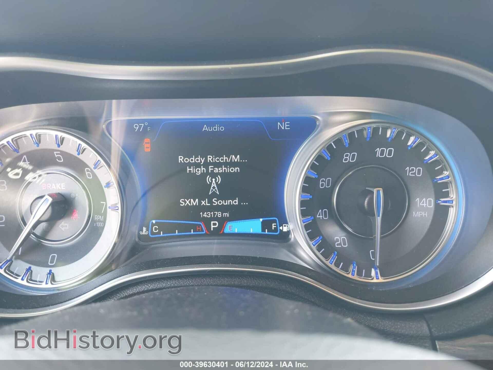 2019 CHRYSLER 300 - VIN: 2C3CCAAG3KH610239 - Фото 7