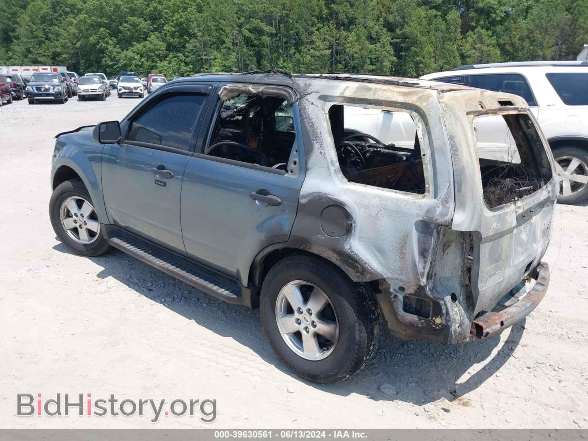 2010 FORD ESCAPE - VIN: 1FMCU0D71AKB93818 - Фото 3