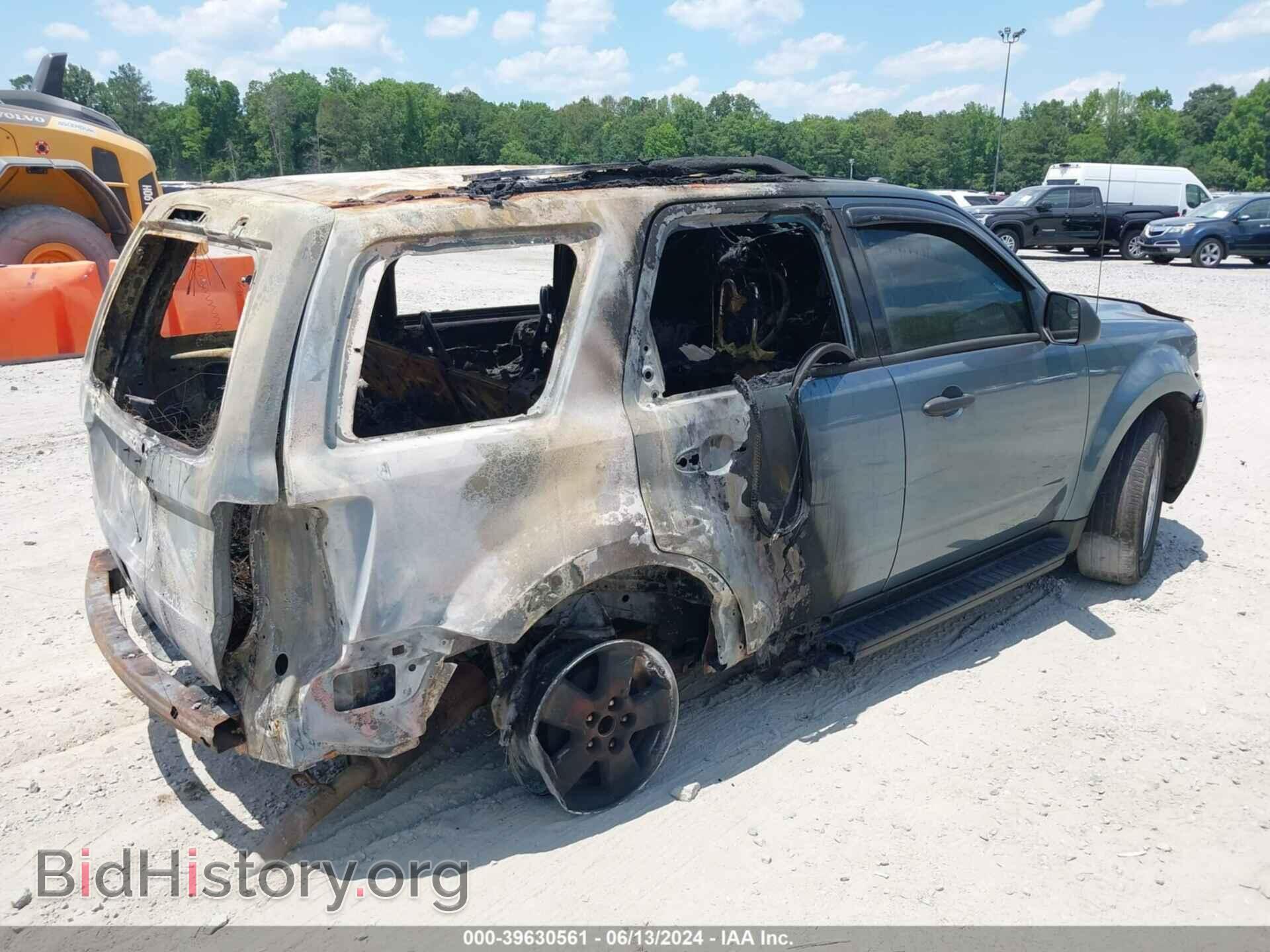 2010 FORD ESCAPE - VIN: 1FMCU0D71AKB93818 - Фото 4