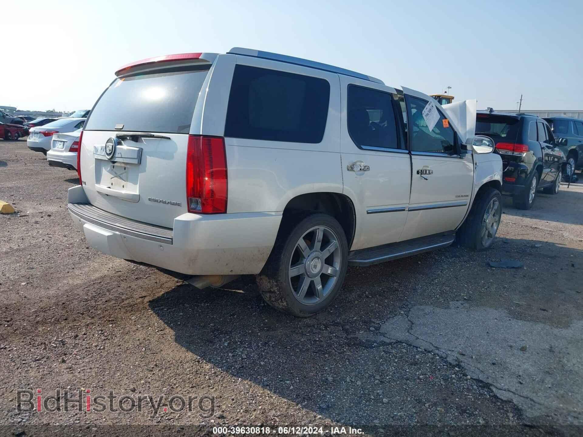 2011 CADILLAC ESCALADE - VIN: 1GYS3BEF4BR147360 - Фото 4