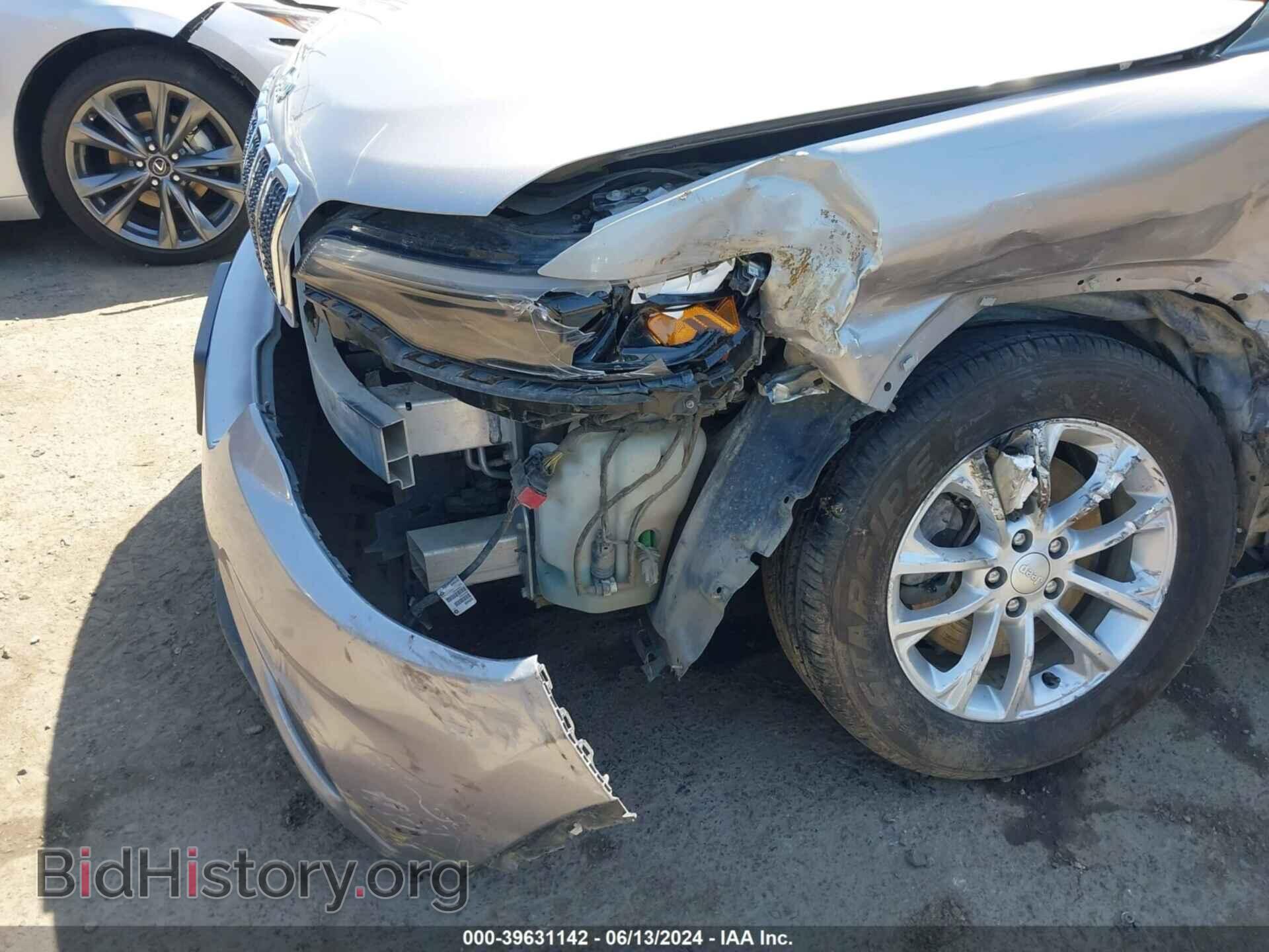 2019 JEEP CHEROKEE - VIN: 1C4PJLCB2KD122820 - Фото 18