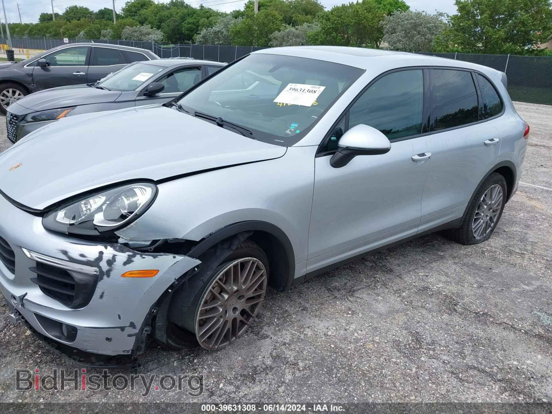 2017 PORSCHE CAYENNE - VIN: WP1AB2A27HLA51689 - Фото 2