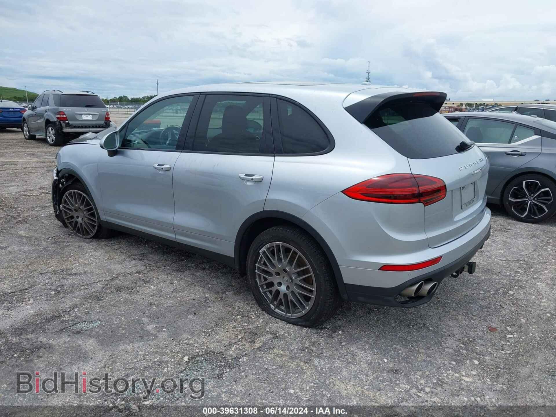 2017 PORSCHE CAYENNE - VIN: WP1AB2A27HLA51689 - Фото 3