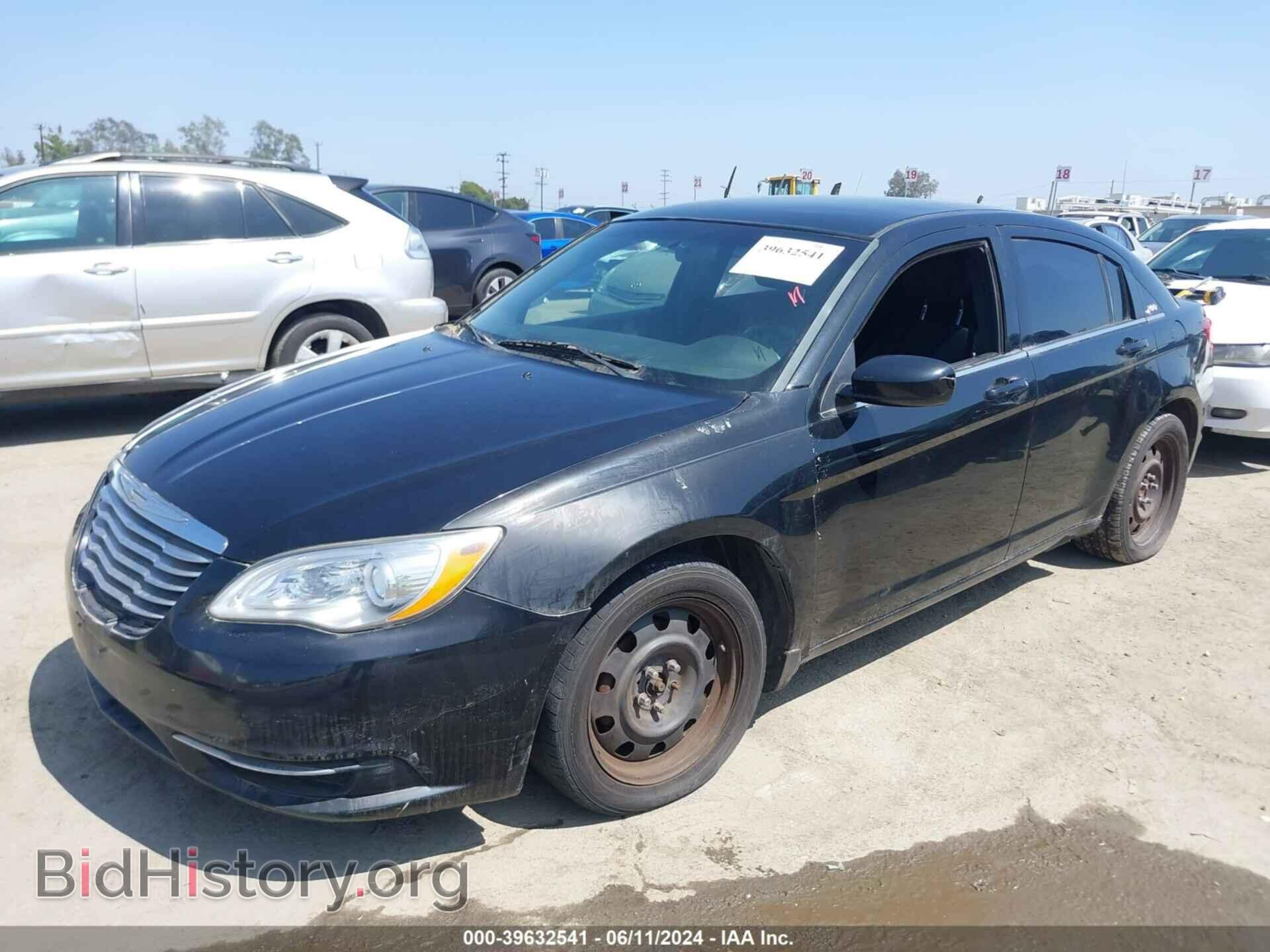2013 CHRYSLER 200 - VIN: 1C3CCBAB0DN560663 - Фото 2
