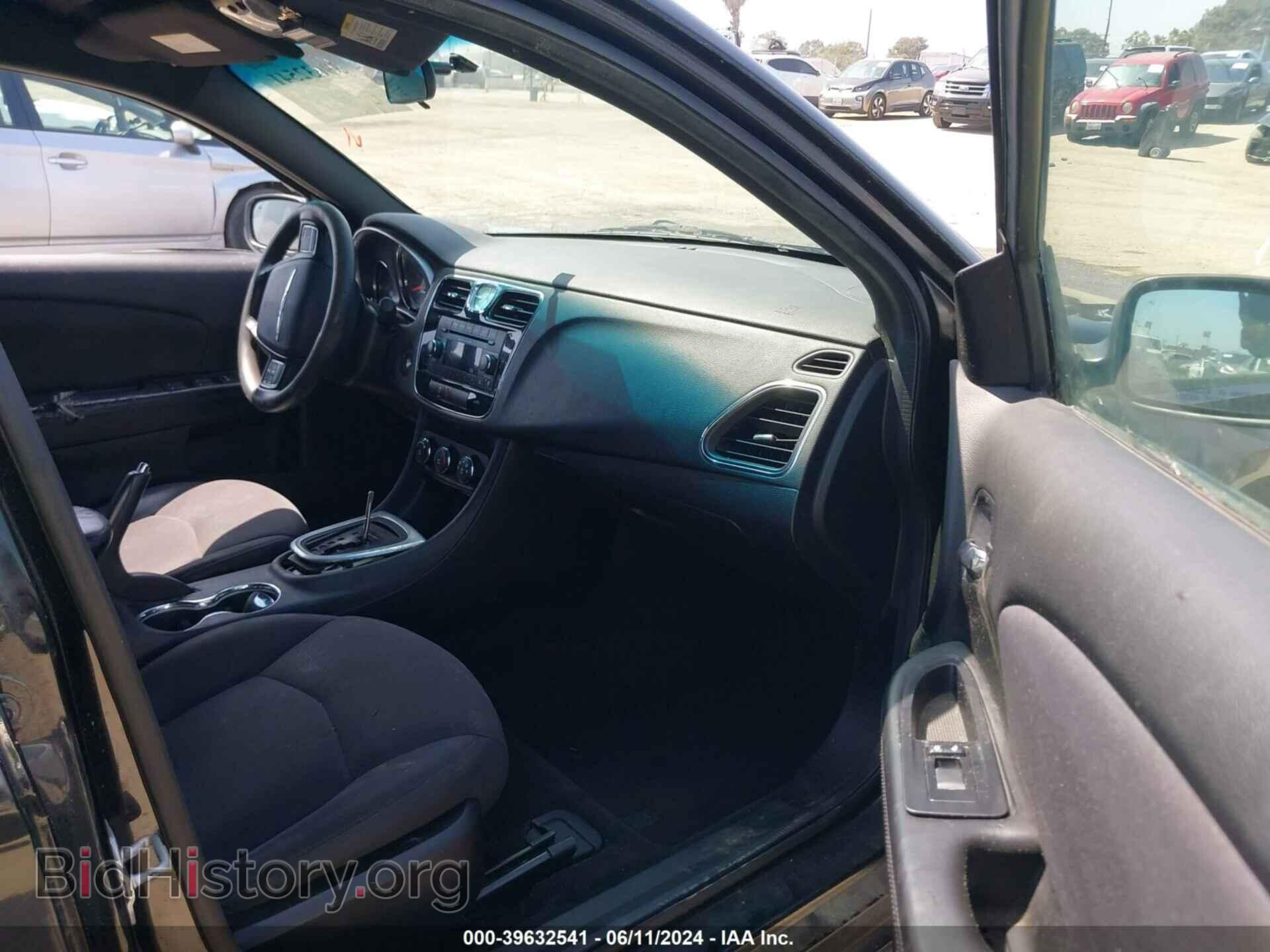 2013 CHRYSLER 200 - VIN: 1C3CCBAB0DN560663 - Фото 5