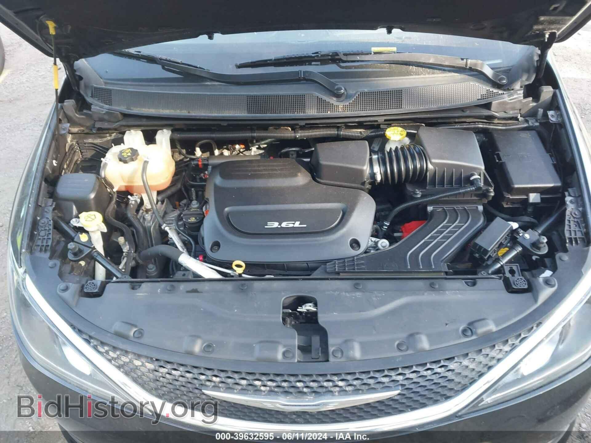 2017 CHRYSLER PACIFICA - VIN: 2C4RC1BGXHR539208 - Photo 10