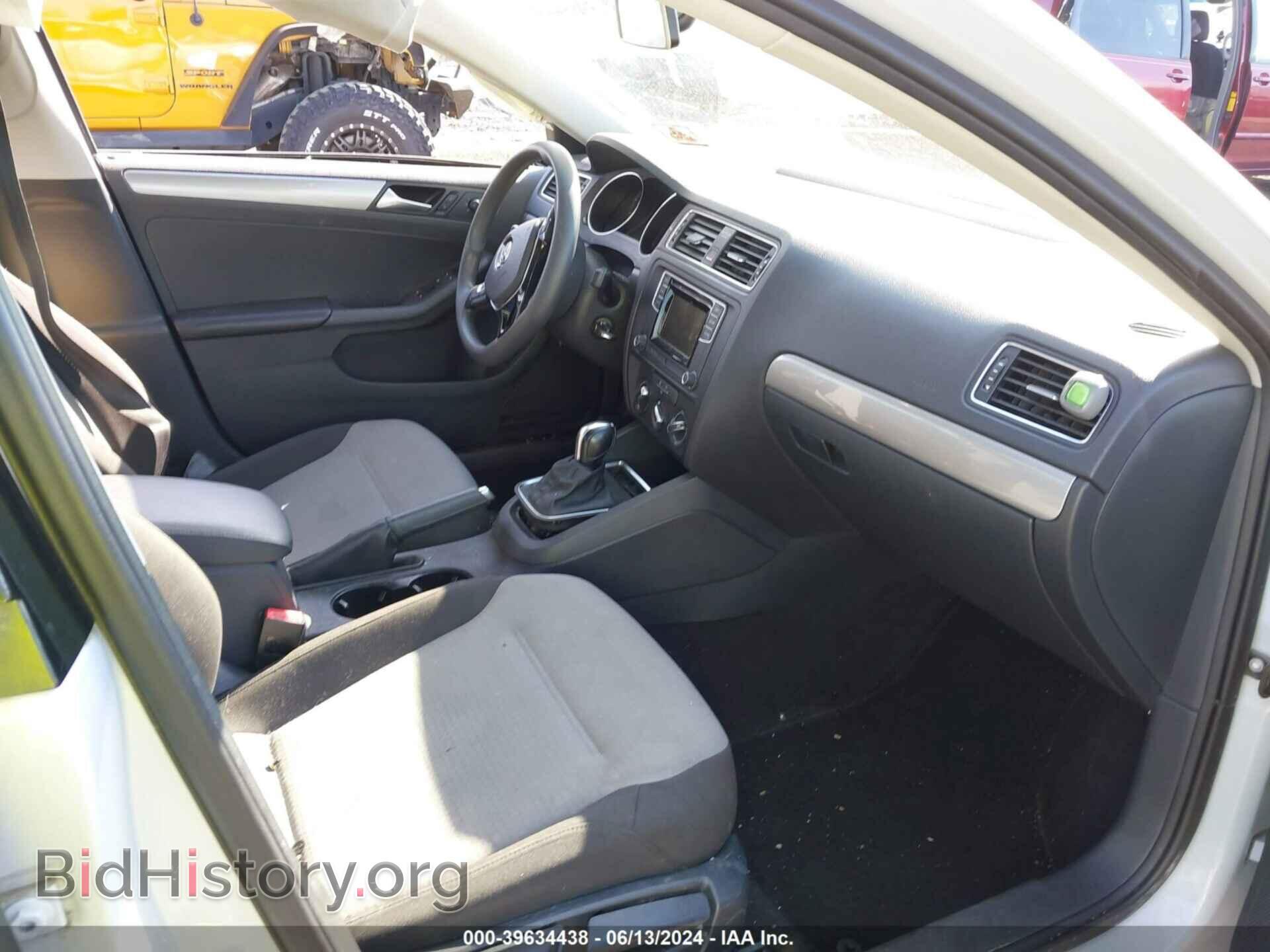 2017 VOLKSWAGEN JETTA - VIN: 3VW2B7AJ1HM337740 - Фото 5
