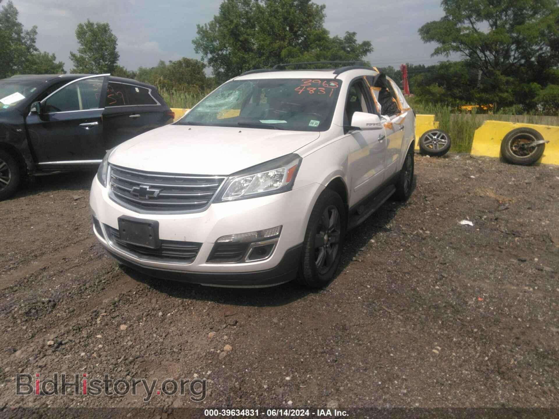 2017 CHEVROLET TRAVERSE - VIN: 1GNKVHKD7HJ168868 - Фото 2