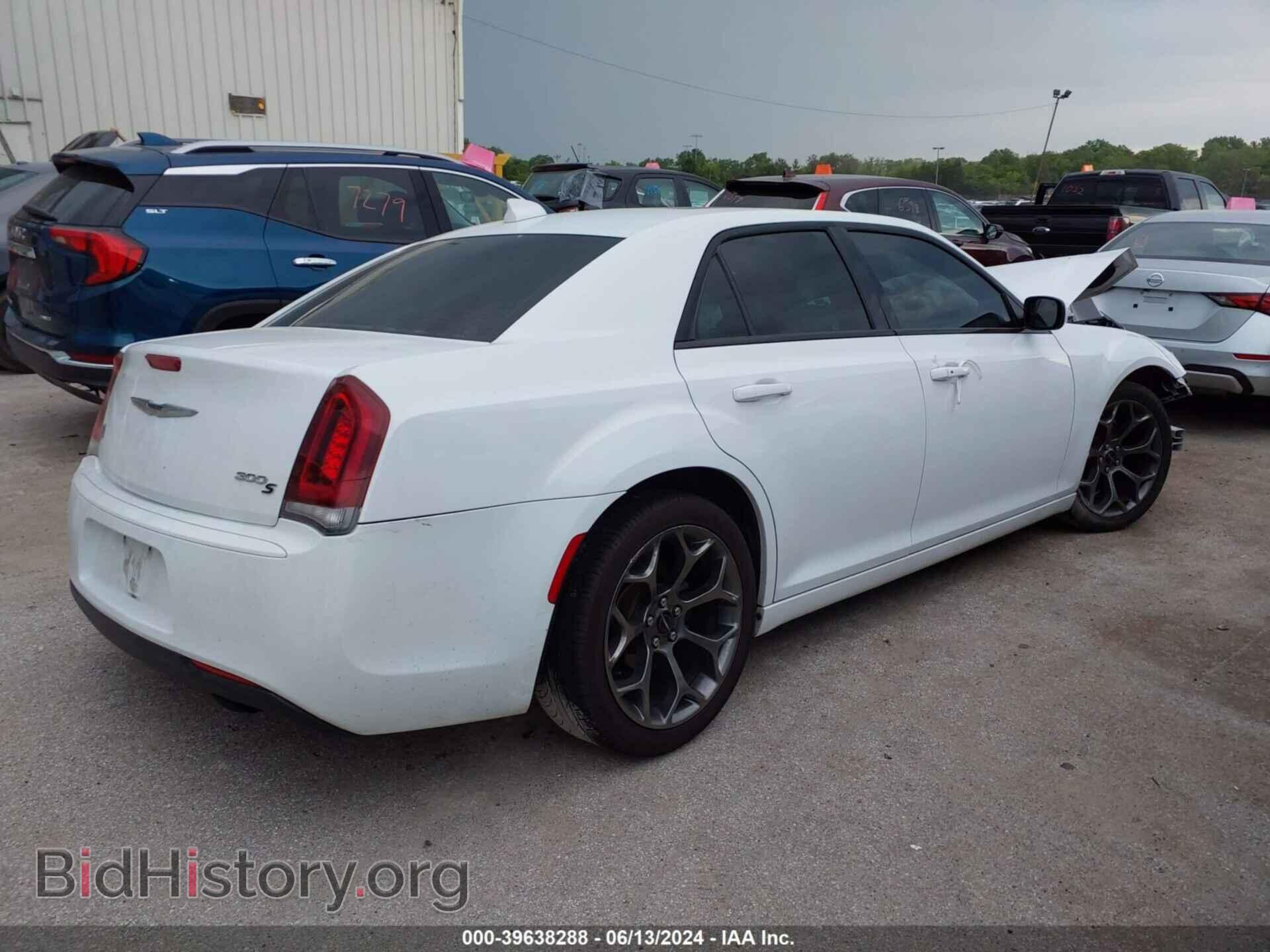 2016 CHRYSLER 300 - VIN: 2C3CCABG3GH320945 - Фото 4